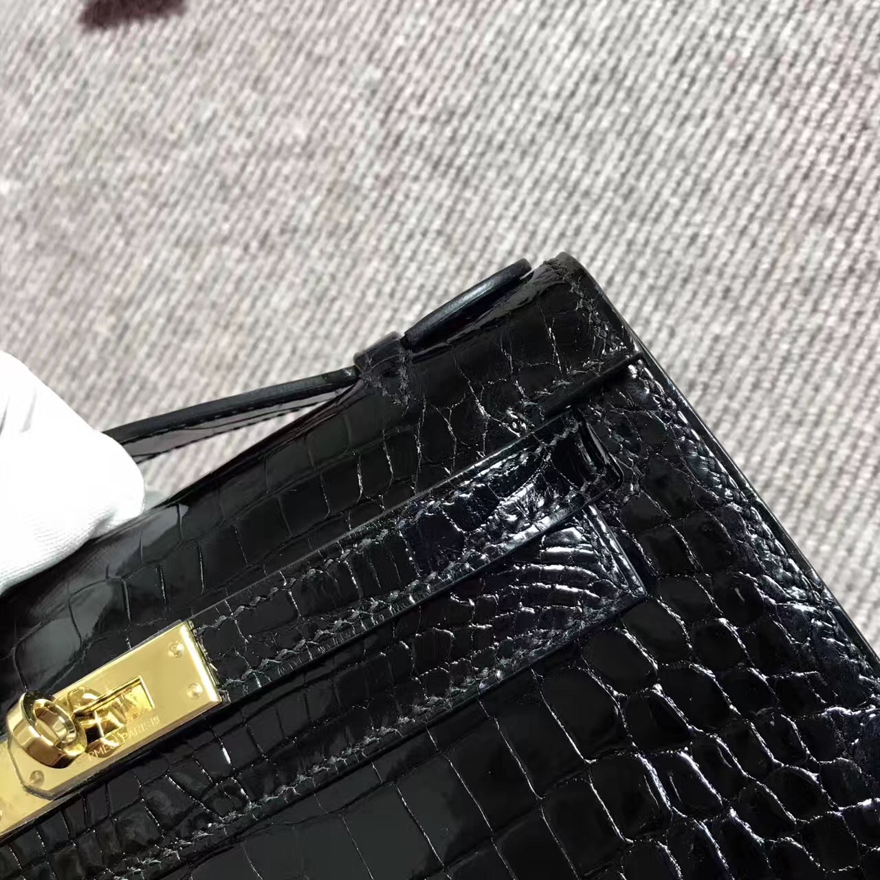 Hermès（爱马仕） Mini Kelly迷你凯莉 黑色 鳄鱼皮 金扣 22cm
