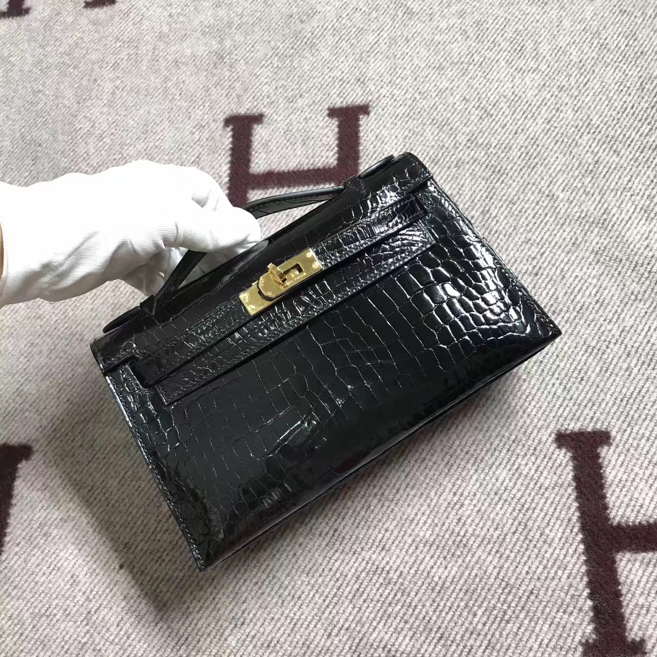 Hermès（爱马仕） Mini Kelly迷你凯莉 黑色 鳄鱼皮 金扣 22cm
