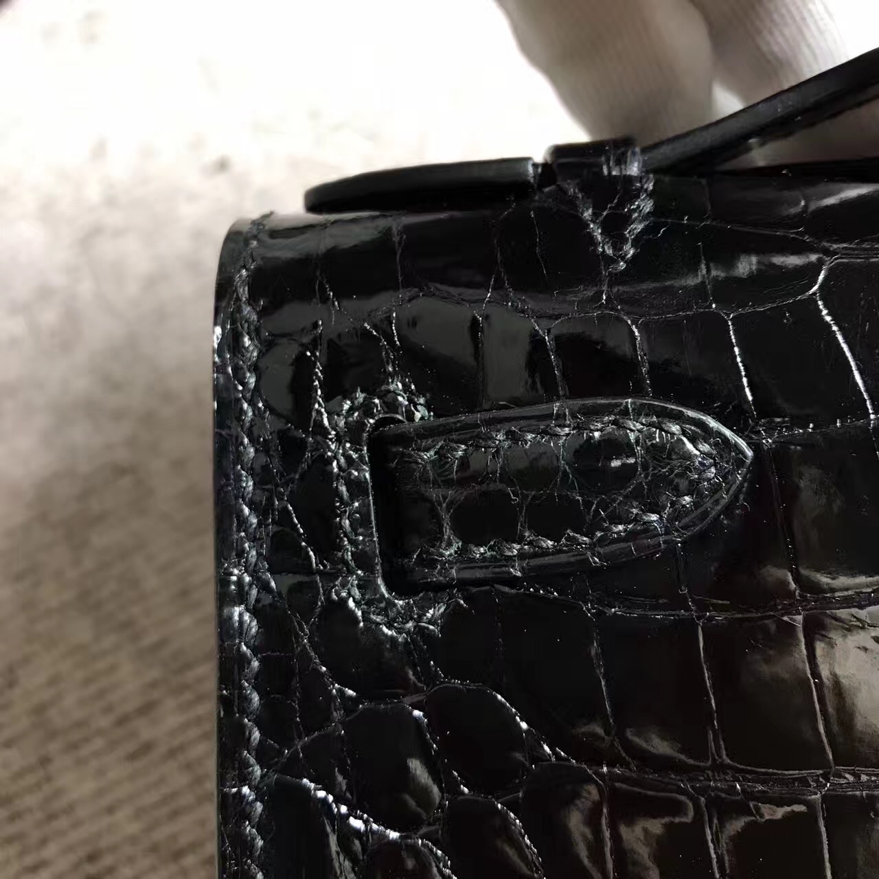 Hermès（爱马仕） Mini Kelly迷你凯莉 黑色 鳄鱼皮 金扣 22cm