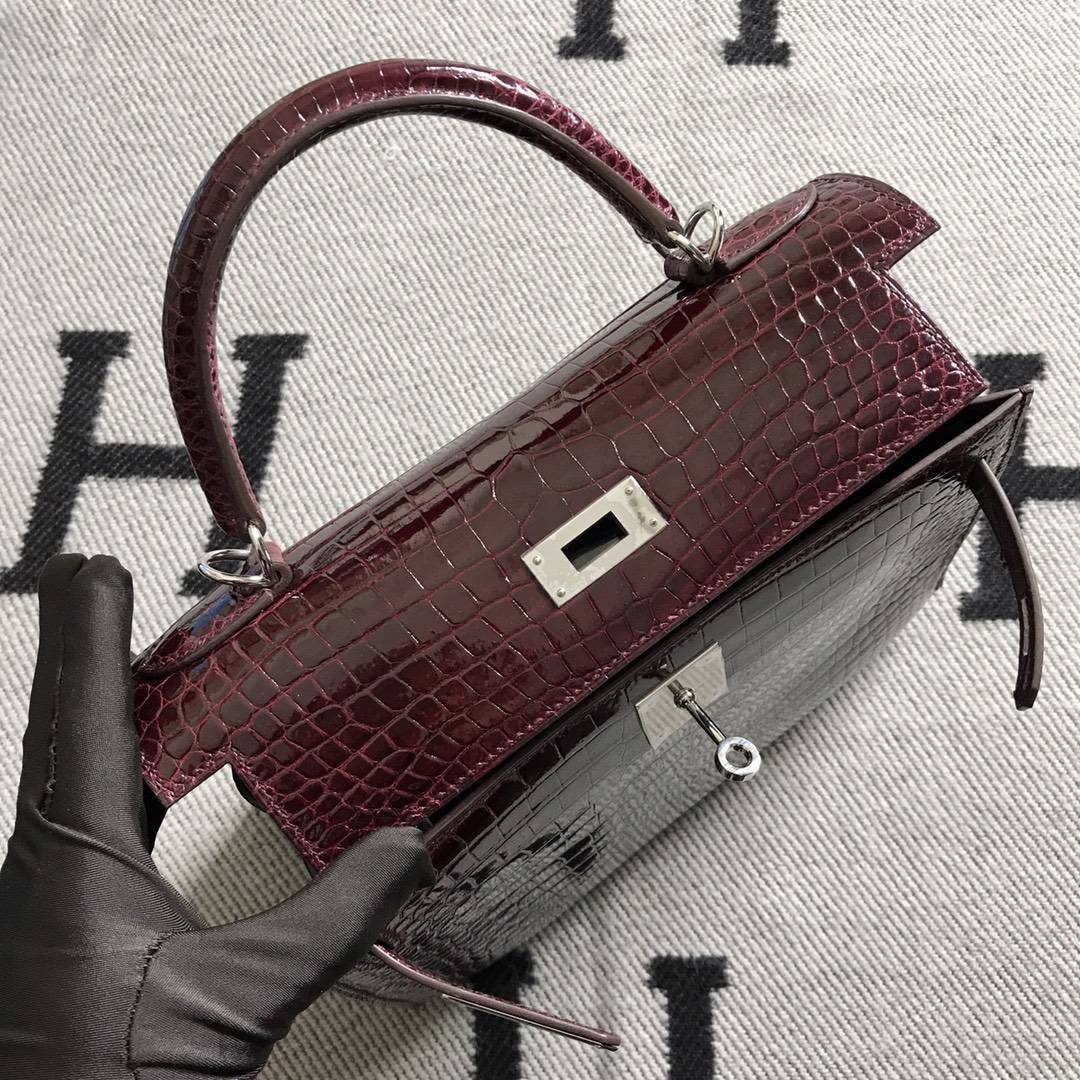 Hermès（爱马仕）Kelly凯莉包 湾鳄 酒红色 银扣 28cm