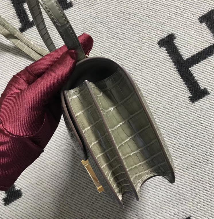 Hermes爱马仕 Constance 19 美洲斑鸠灰 原版皮 金扣-拉尔森鳄鱼皮具定制 - 爱马仕包包官网 Hermes爱马仕 Constance 19 美洲斑鸠灰 原版皮 金扣