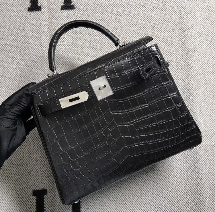 Hermès(爱马仕) Kelly凯莉包 亚黑 银扣 28cm-拉尔森鳄鱼皮具定制 - 爱马仕包包官网 Hermès(爱马仕) Kelly凯莉包 亚黑 银扣 28cm
