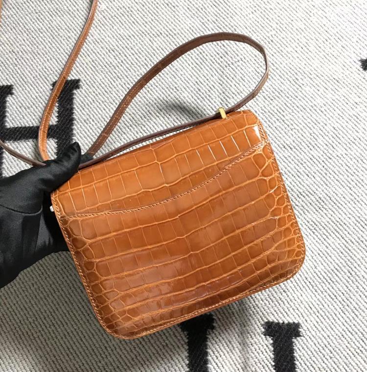 Hermes爱马仕 Constance 19 土黄色 原版皮 金扣-拉尔森鳄鱼皮具定制 - 爱马仕包包官网 Hermes爱马仕 Constance 19 土黄色 原版皮 金扣