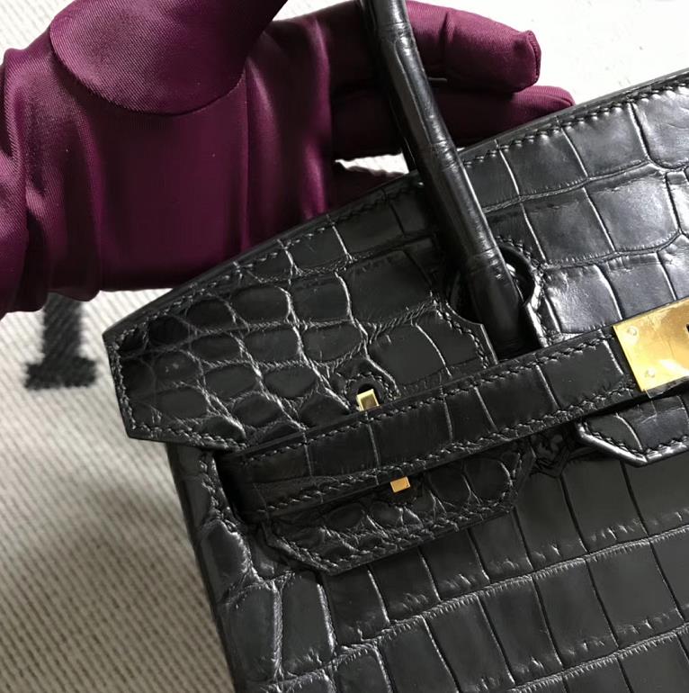 Hermès（爱马仕）Birkin 铂金包 黑雾面 金扣 30cm