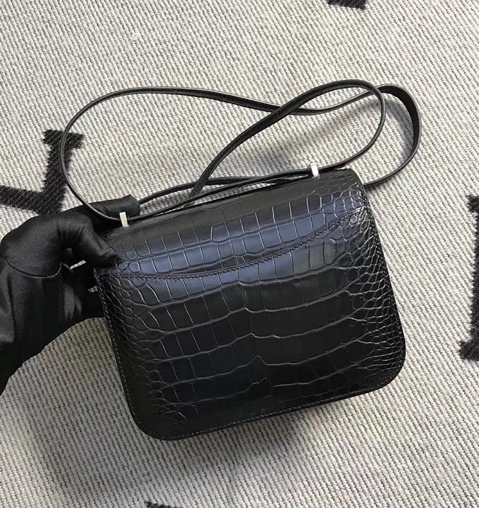 Hermes爱马仕 Constance 19 美洲土黑雾面 原版皮 银扣-拉尔森鳄鱼皮具定制 - 爱马仕包包官网 Hermes爱马仕 Constance 19 美洲土黑雾面 原版皮 银扣