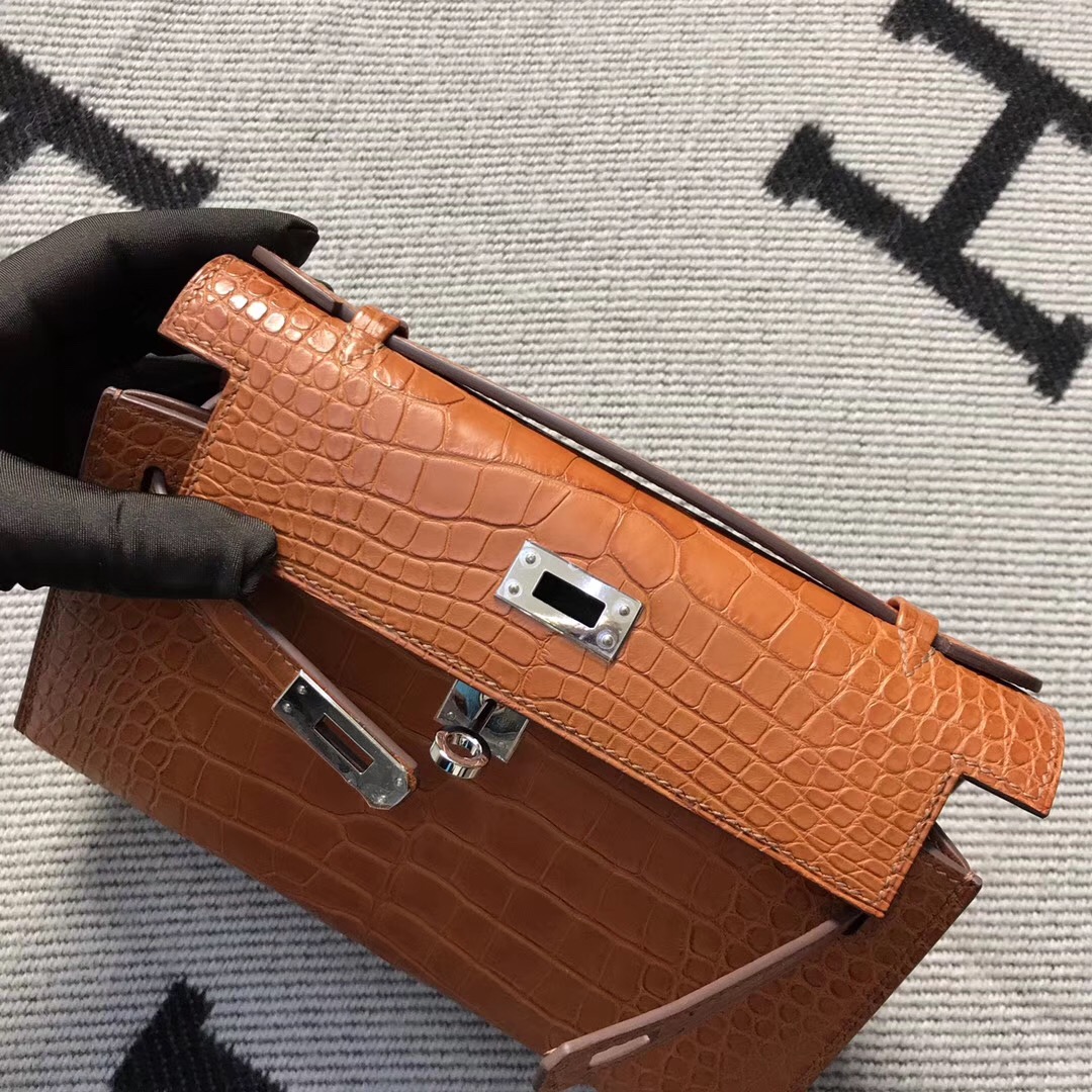 Hermès(爱马仕) Mini Kelly迷你凯莉 美洲 浅棕色 银扣 22cm-拉尔森鳄鱼皮具定制 - 爱马仕包包官网 Hermès(爱马仕) Mini Kelly迷你凯莉 美洲 浅棕色 银扣 22cm