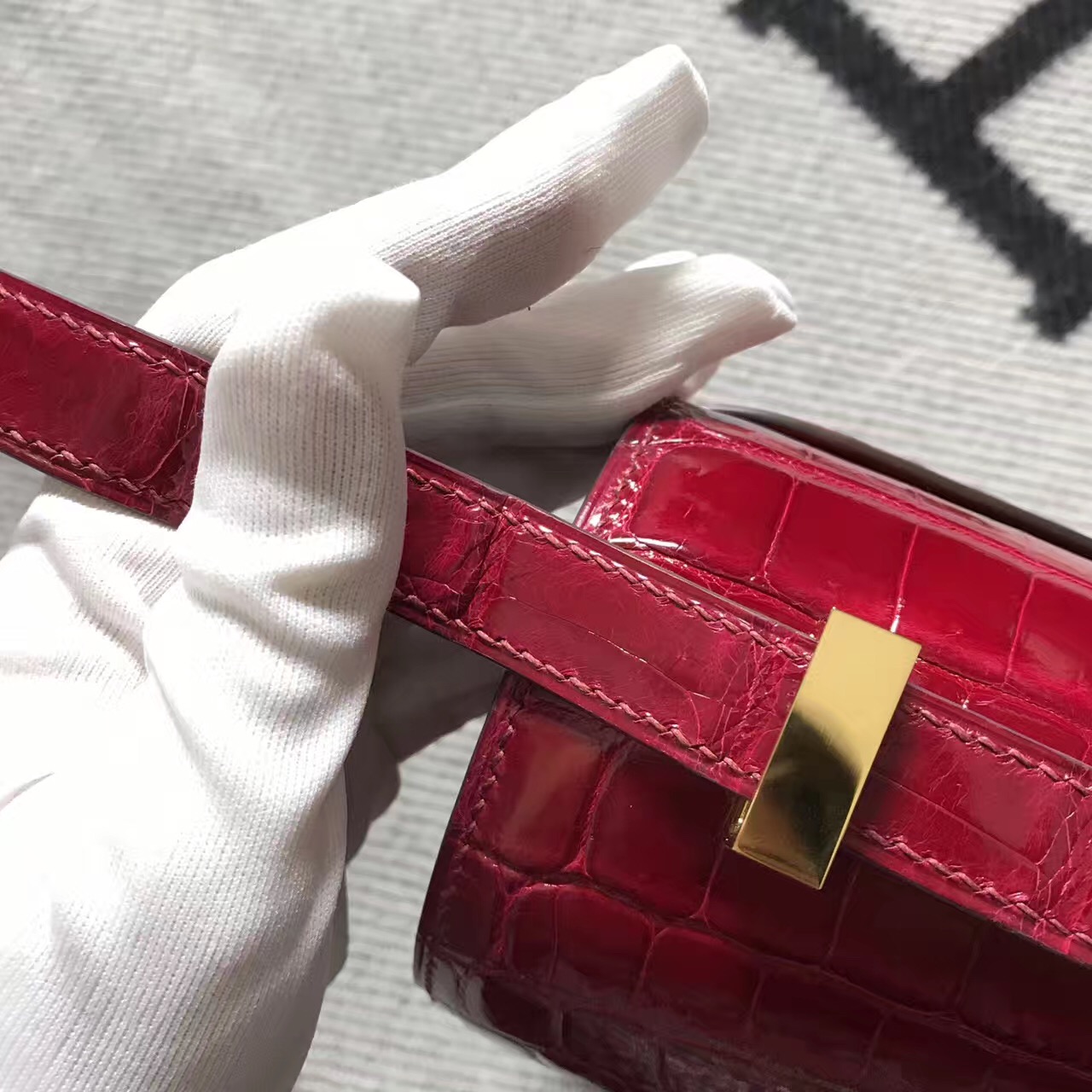 Hermes爱马仕 Constance 24 红色 原版皮 金扣-拉尔森鳄鱼皮具定制 - 爱马仕包包官网 Hermes爱马仕 Constance 24 红色 原版皮 金扣