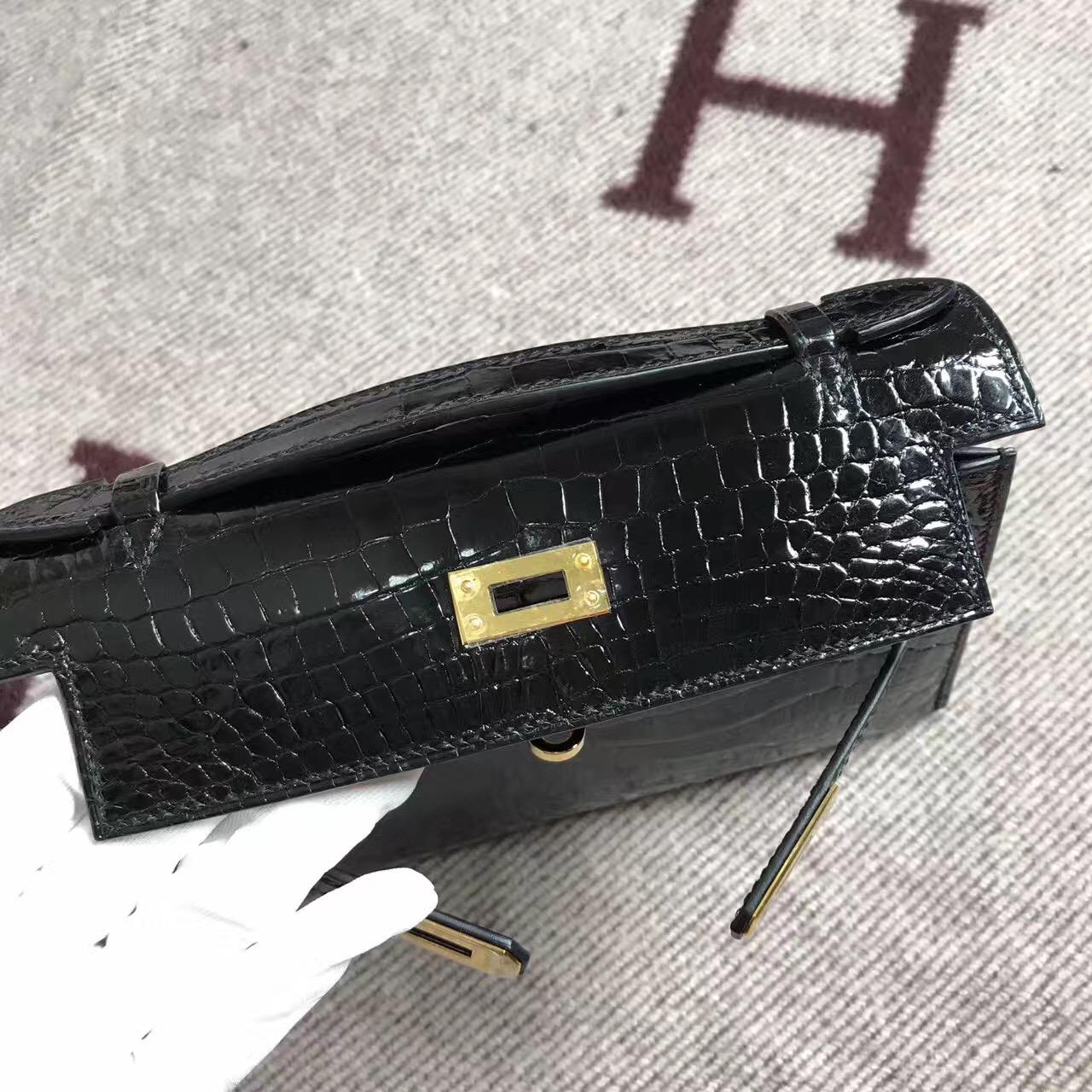 Hermès（爱马仕） Mini Kelly迷你凯莉 黑色 鳄鱼皮 金扣 22cm