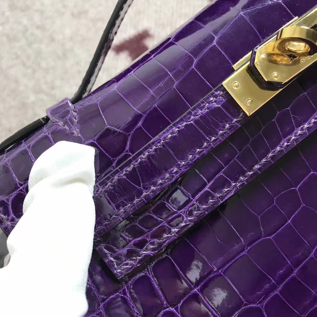 Hermès（爱马仕） Mini Kelly迷你凯莉 葡萄紫 鳄鱼皮 金扣 22cm