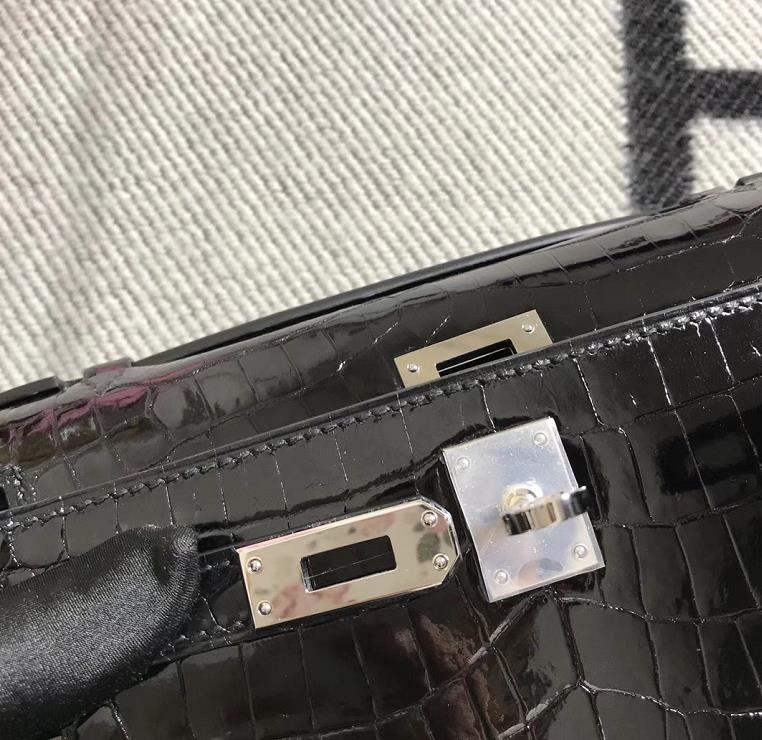Hermès（爱马仕） Mini Kelly迷你凯莉 黑色 鳄鱼皮 银扣 22cm 二代
