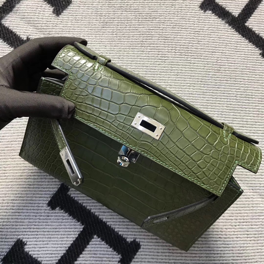 Hermès(爱马仕) Mini Kelly迷你凯莉 美洲森林绿 银扣 22cm-拉尔森鳄鱼皮具定制 - 爱马仕包包官网 Hermès(爱马仕) Mini Kelly迷你凯莉 美洲森林绿 银扣 22cm