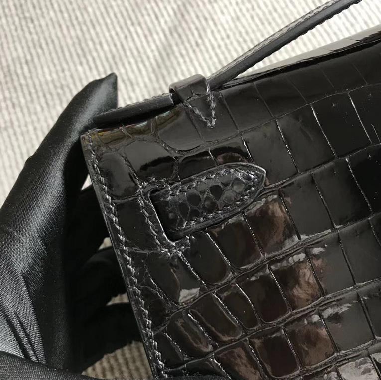 Hermès(爱马仕) Mini Kelly迷你凯莉 黑色 鳄鱼皮 银扣 22cm 二代-拉尔森鳄鱼皮具定制 - 爱马仕包包官网 Hermès(爱马仕) Mini Kelly迷你凯莉 黑色 鳄鱼皮 银扣 22cm 二代