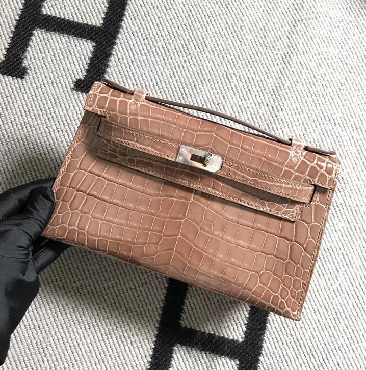 Hermès(爱马仕) Mini Kelly迷你凯莉 薰衣草紫 银扣 22cm-拉尔森鳄鱼皮具定制 - 爱马仕包包官网 Hermès(爱马仕) Mini Kelly迷你凯莉 薰衣草紫 银扣 22cm