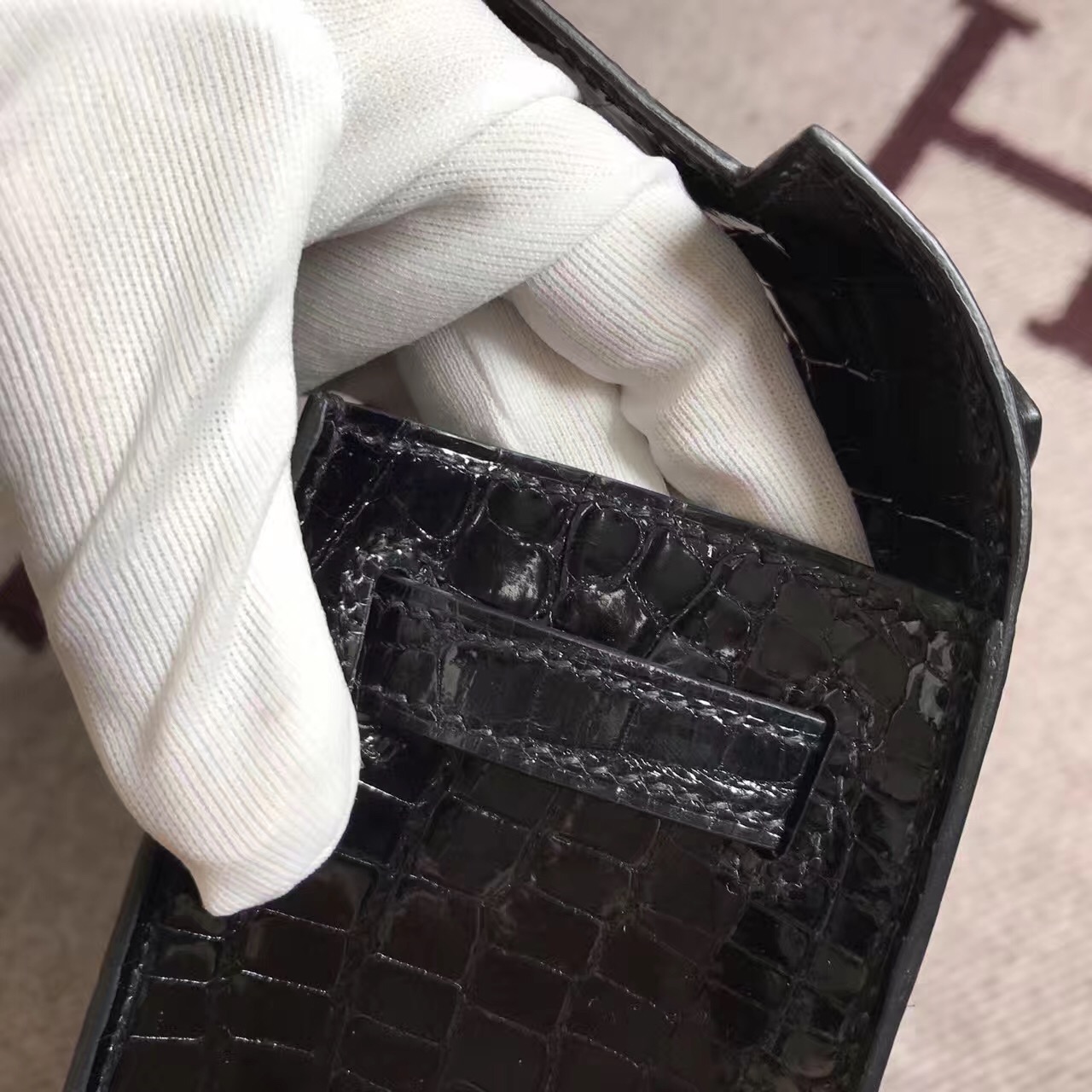 Hermès（爱马仕） Mini Kelly迷你凯莉 黑色 鳄鱼皮 金扣 22cm