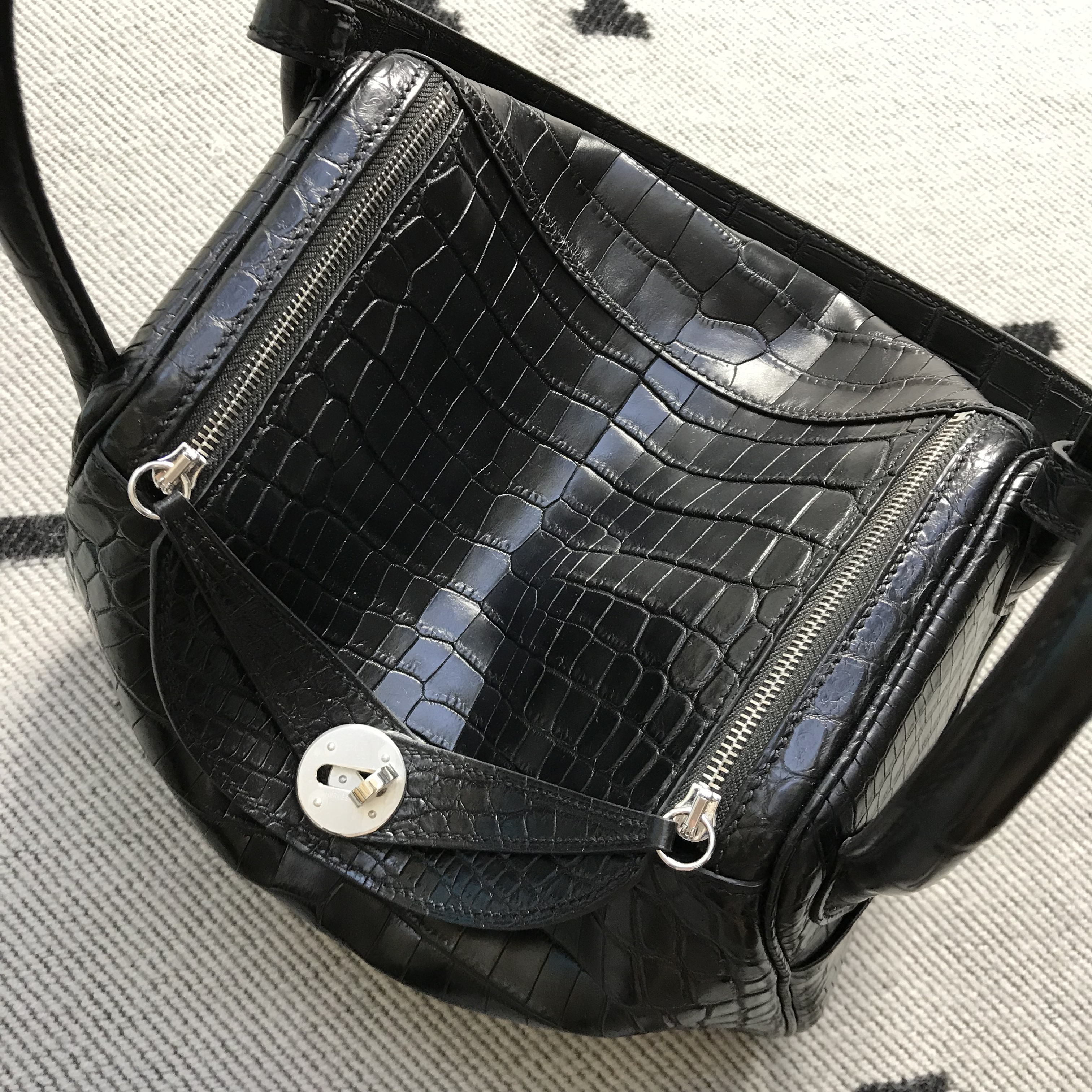 Hermès（爱马仕）新款 Lindy 琳迪包 黑色 银扣 26cm
