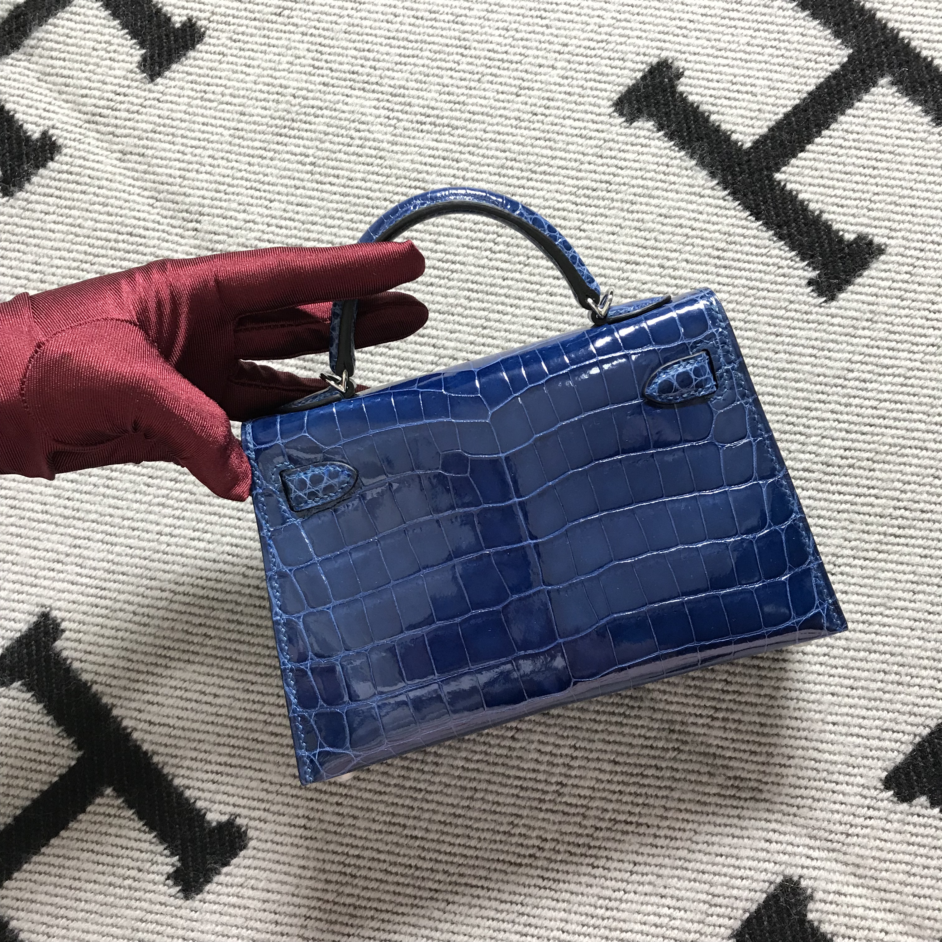 Hermès(爱马仕) Mini Kelly迷你凯莉 宝蓝色 银扣 2代-拉尔森鳄鱼皮具定制 - 爱马仕包包官网 Hermès(爱马仕) Mini Kelly迷你凯莉 宝蓝色 银扣 2代