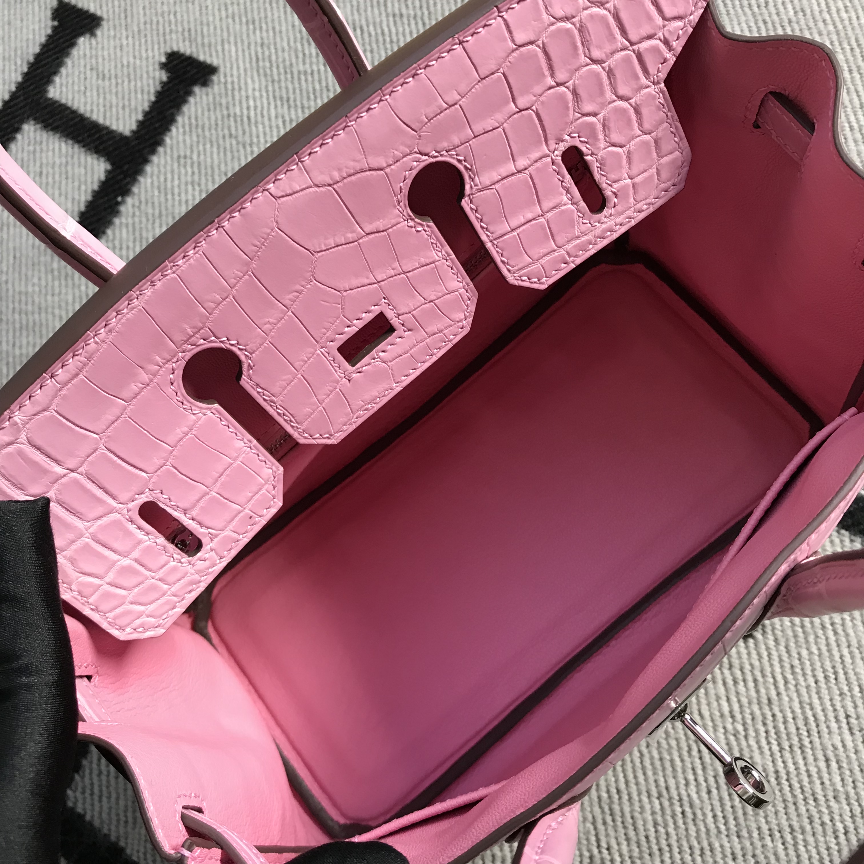 Hermès（爱马仕）Birkin 铂金包 樱花粉亚光 银扣 25cm