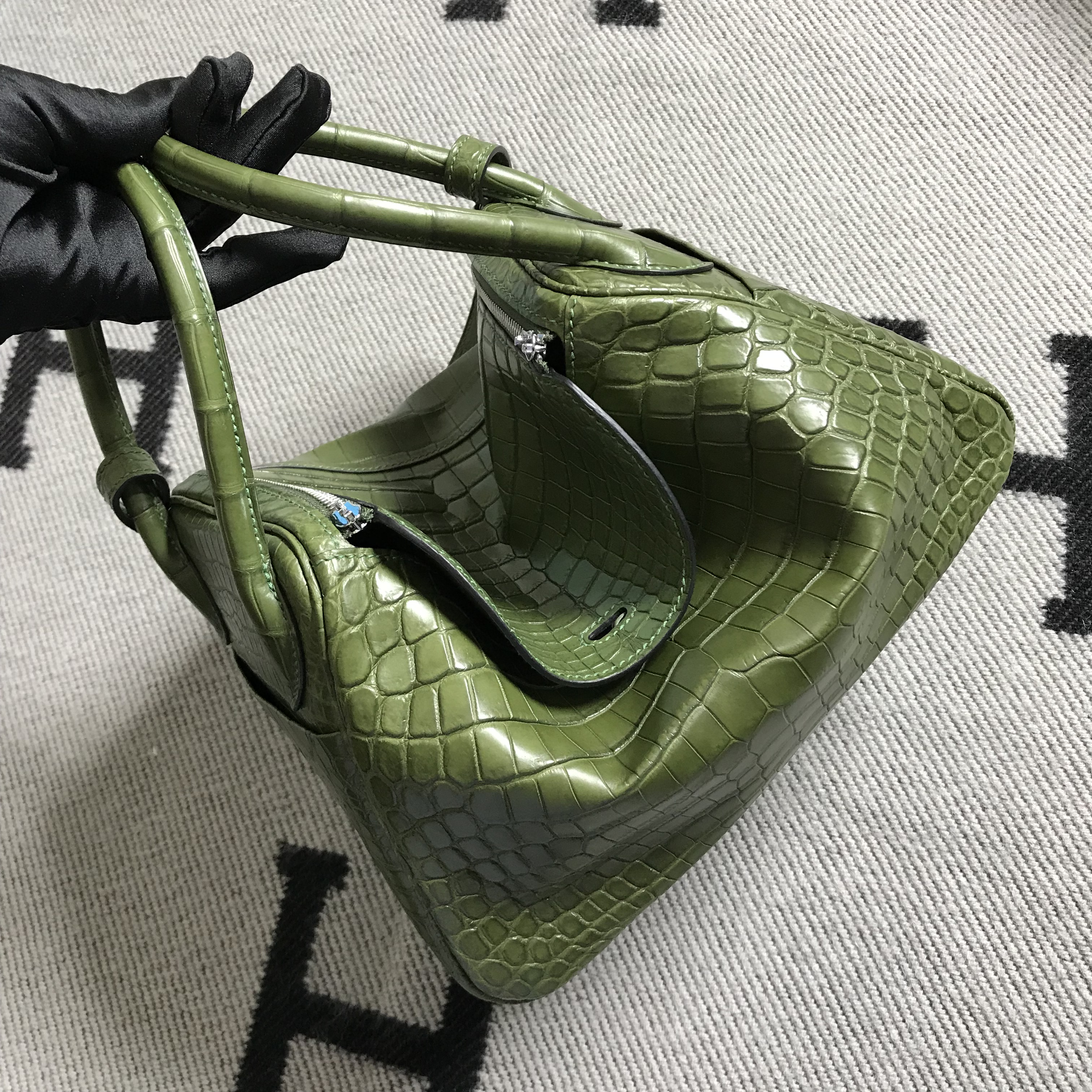 Hermès（爱马仕）新款 Lindy 琳迪包 森林绿 银扣 26cm