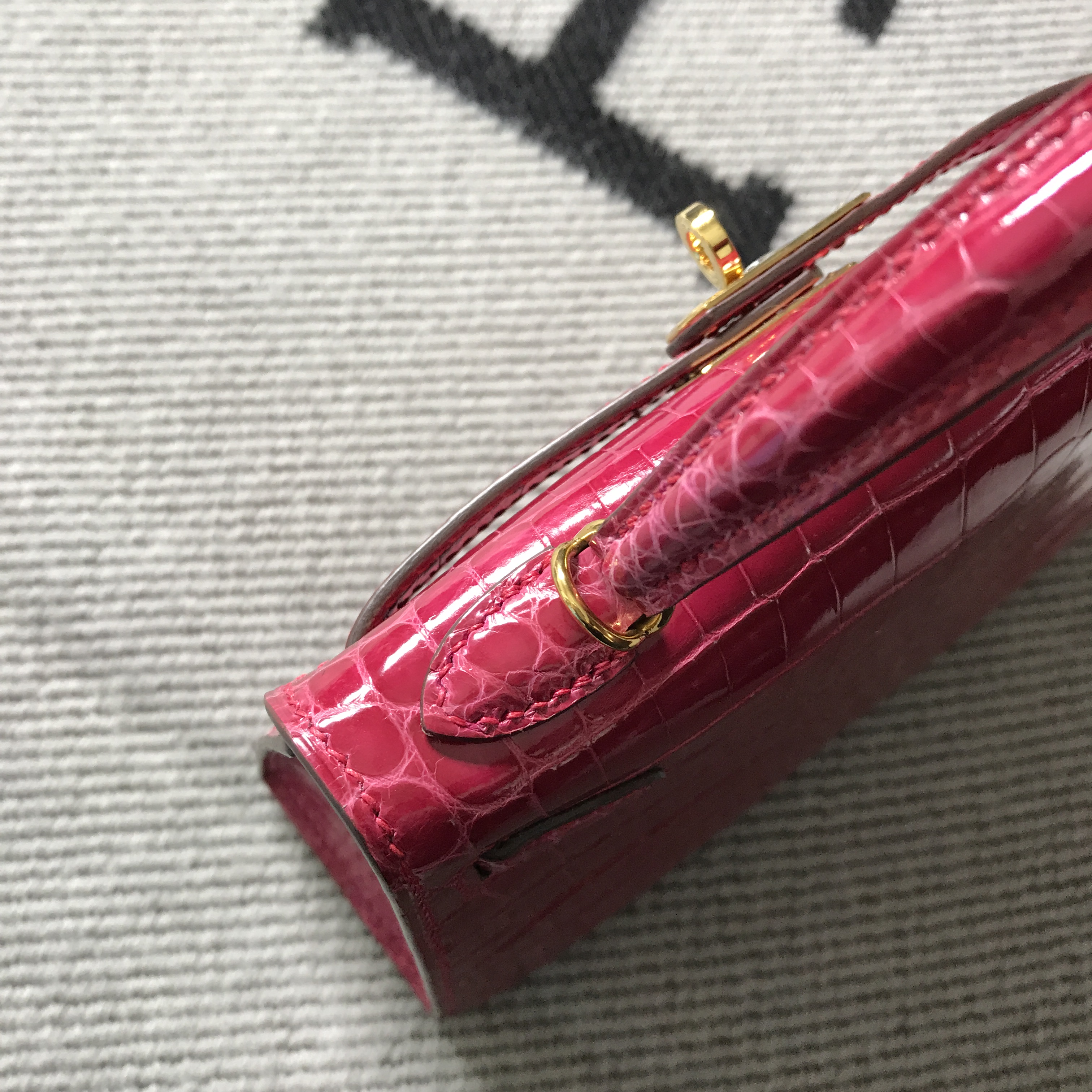 Hermès（爱马仕） Mini Kelly迷你凯莉 胭脂红 金扣 2代