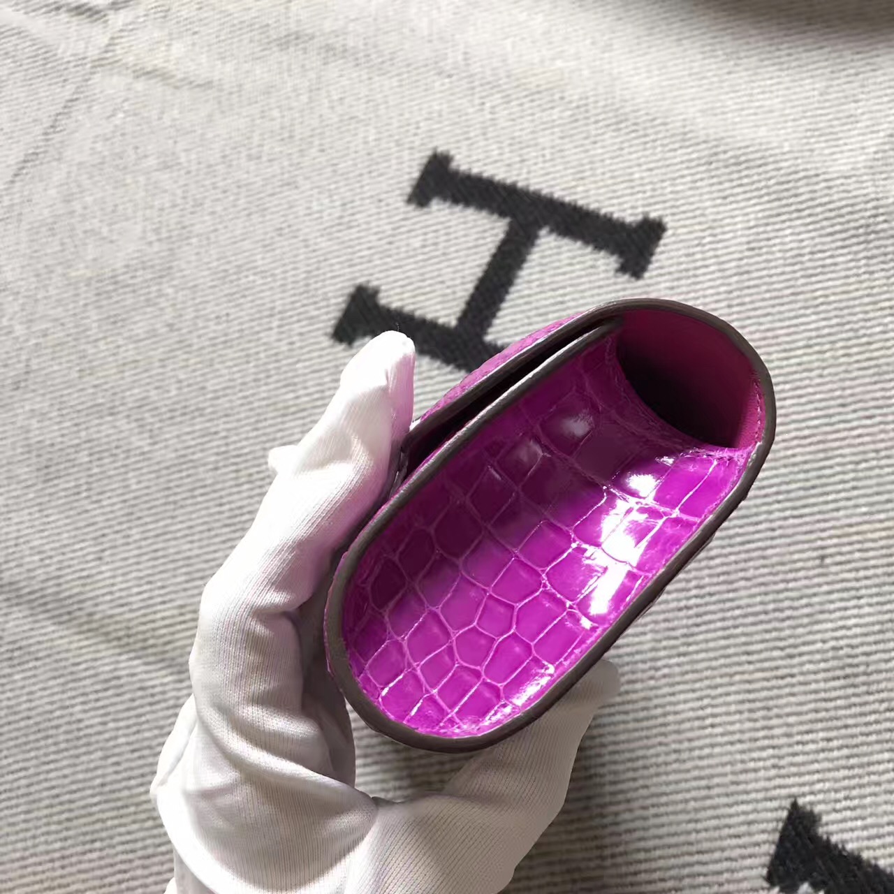 Hermès（爱马仕）猪鼻手包egee 鳄鱼亚光 桃红色 银扣