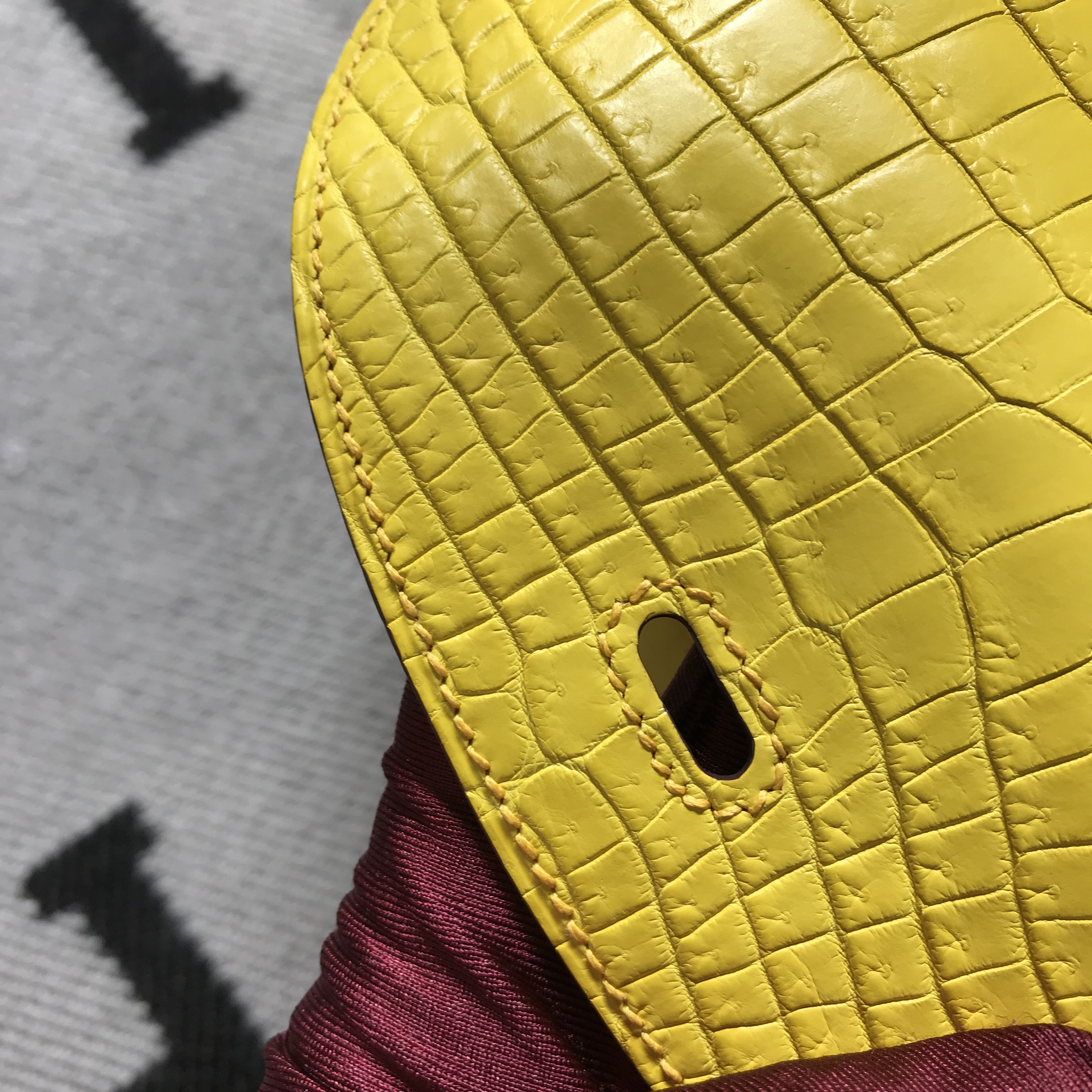 Hermès（爱马仕）新款 Lindy 琳迪包 柠檬黄 银扣 26cm