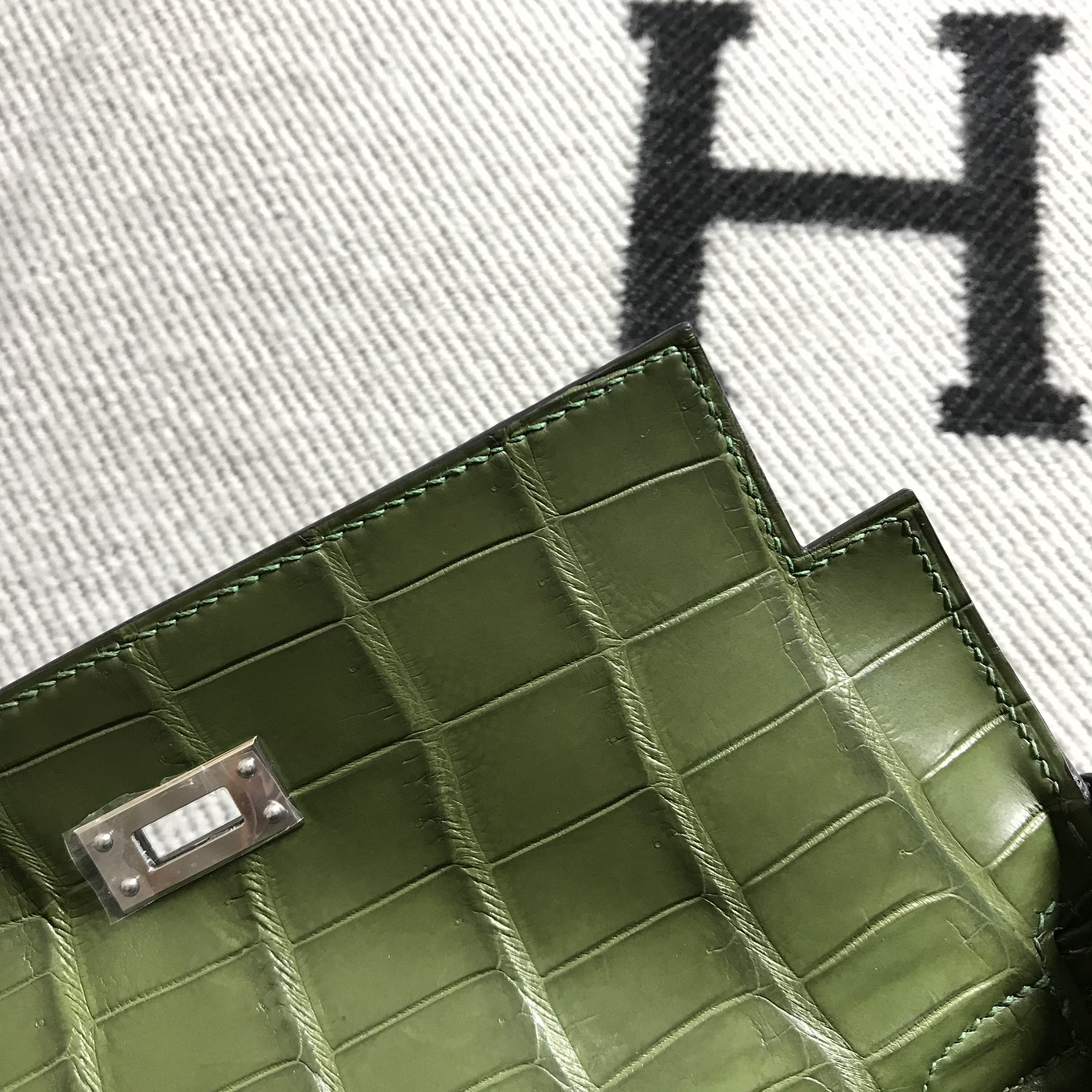 Hermès（爱马仕）Kelly 凯莉包 森林绿 雾面 银扣 25cm