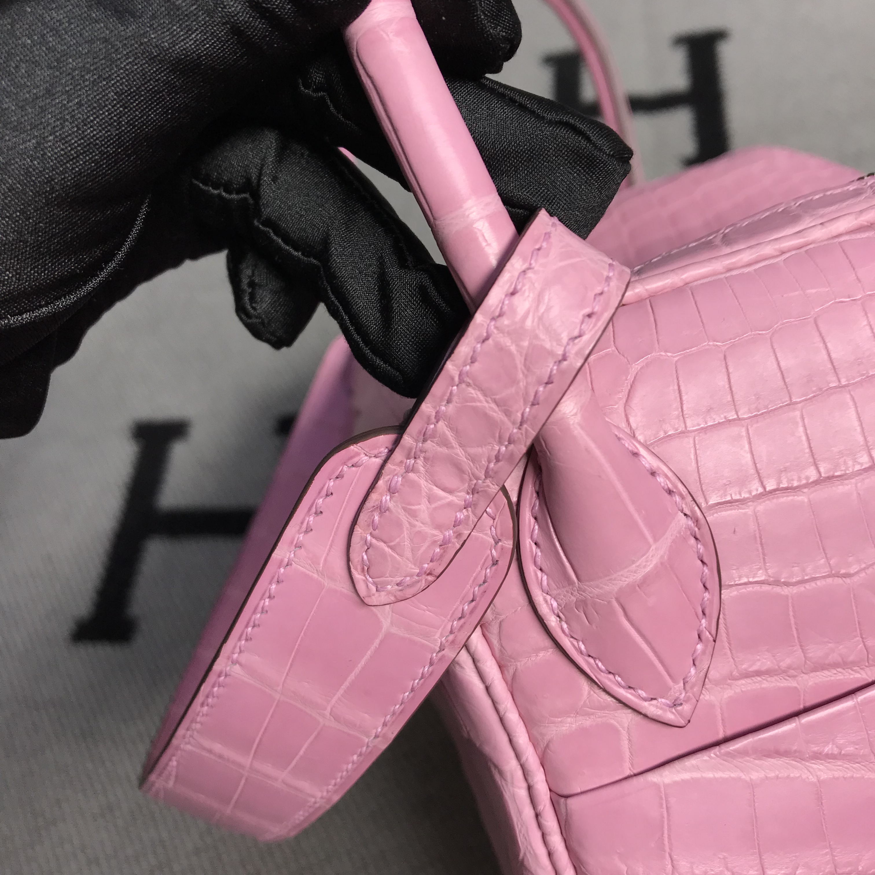 Hermès（爱马仕）新款 Lindy 琳迪包 樱花粉 银扣 26cm