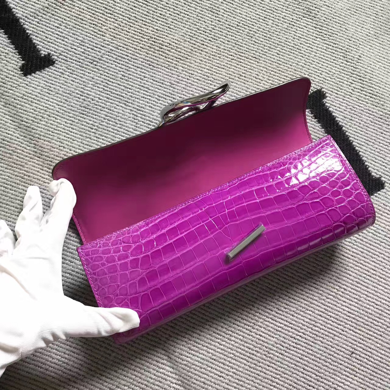 Hermès（爱马仕）猪鼻手包egee 鳄鱼亚光 桃红色 银扣