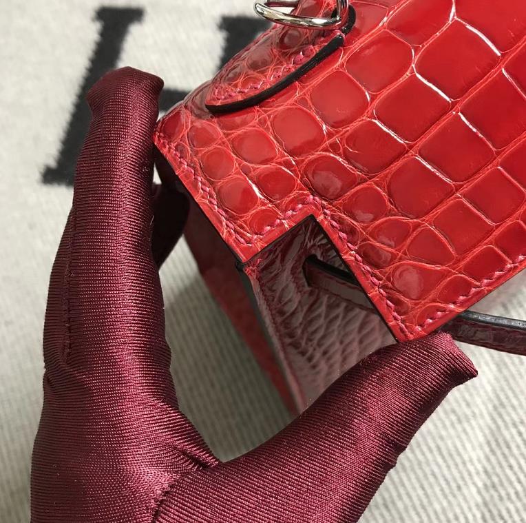 Hermès（爱马仕）Kelly 凯莉包 法拉利红 银扣 25cm