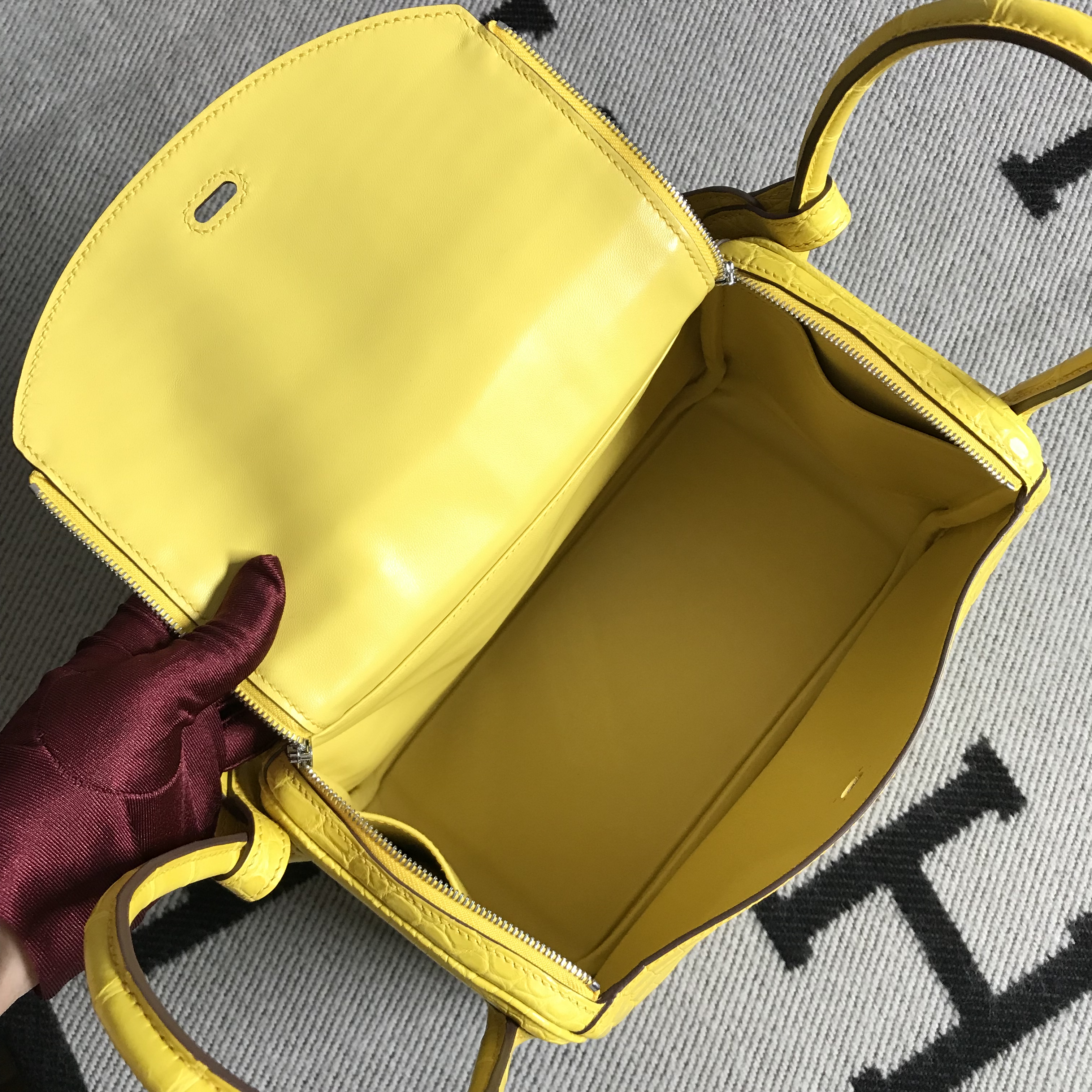 Hermès（爱马仕）新款 Lindy 琳迪包 柠檬黄 银扣 26cm