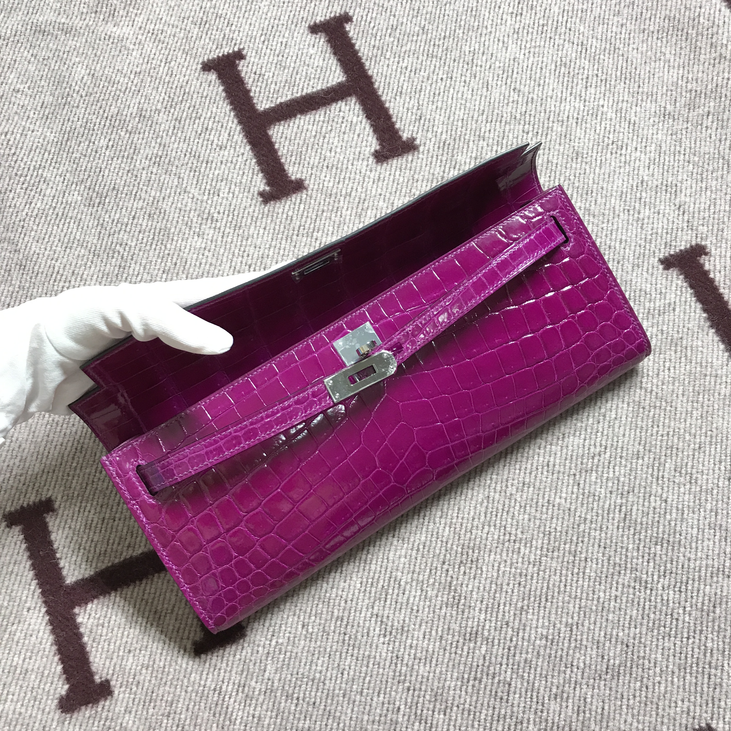 Hermès（爱马仕）Kelly Cut手包 紫红色 银扣 2代