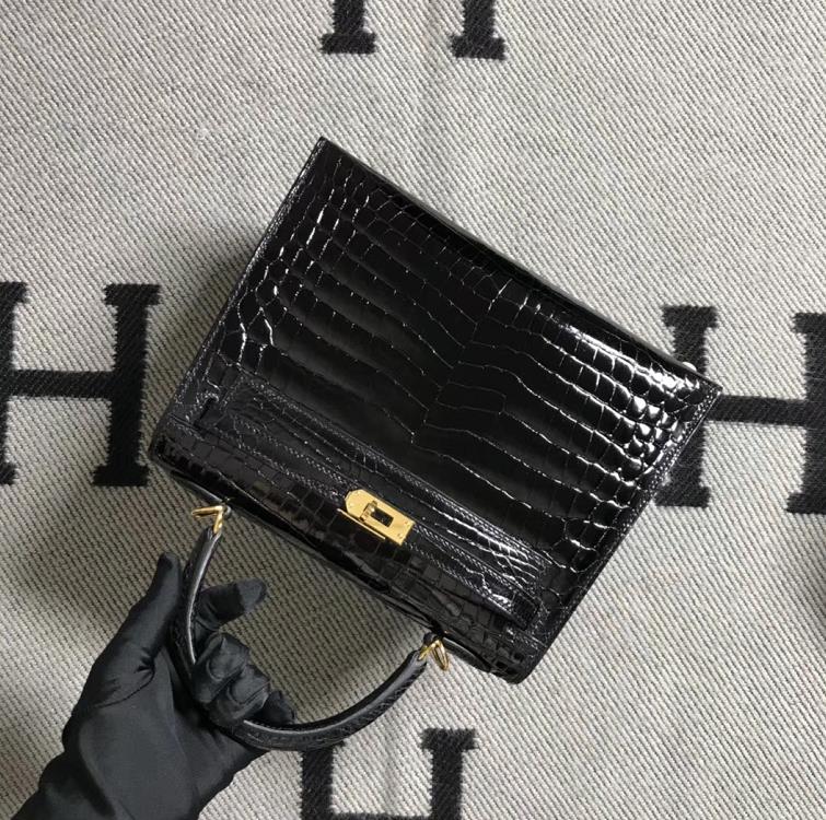 Hermès（爱马仕）Kelly 凯莉包 黑色 金扣 25cm