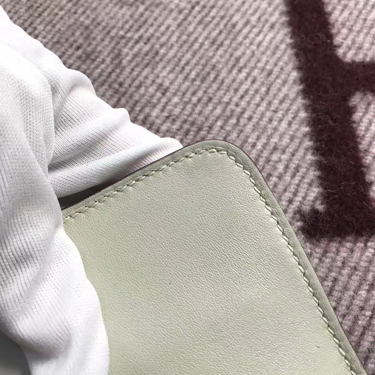 Hermès（爱马仕）猪鼻手包egee 鳄鱼亚光 米灰 银扣