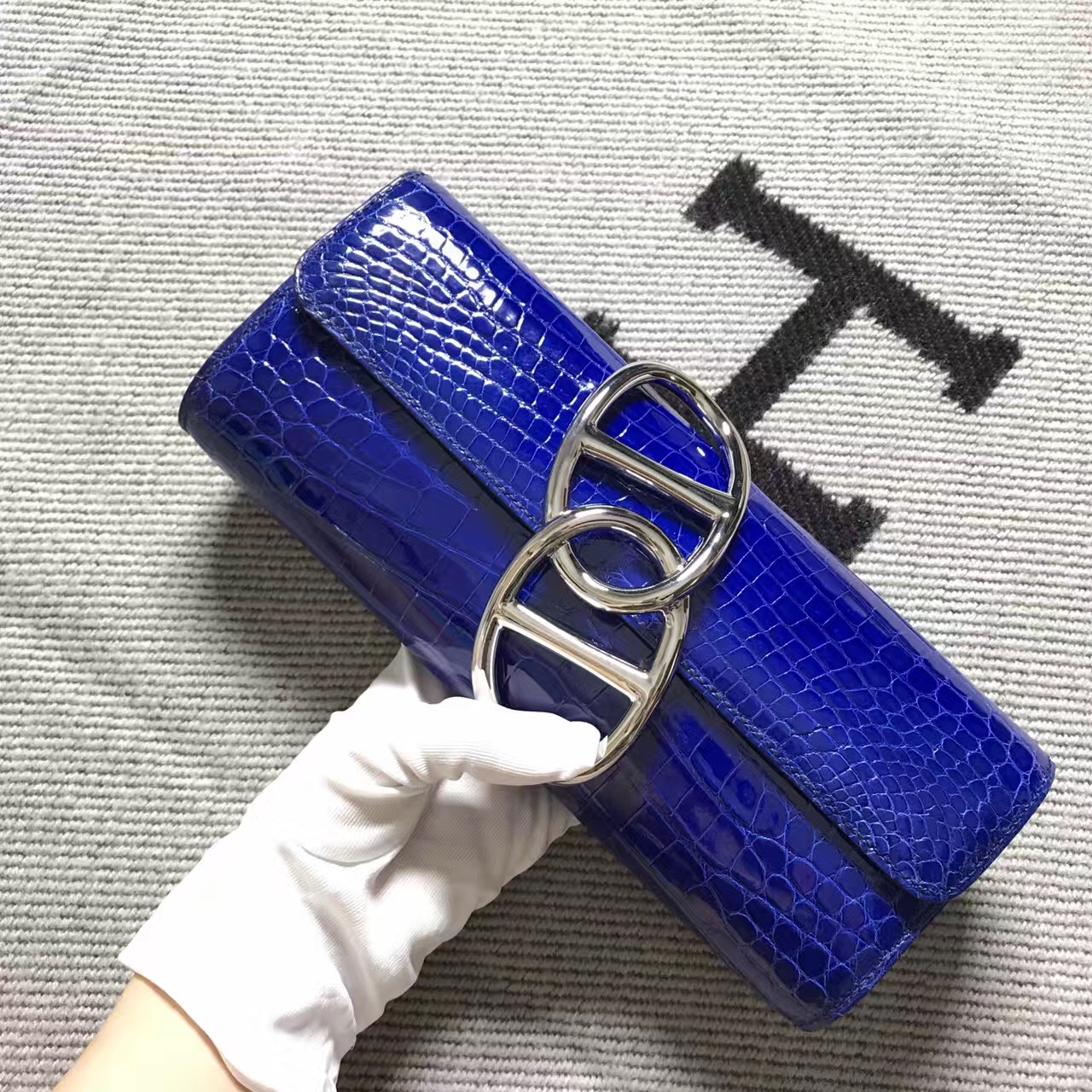 Hermès（爱马仕）猪鼻手包egee 鳄鱼亚光 电光蓝 银扣