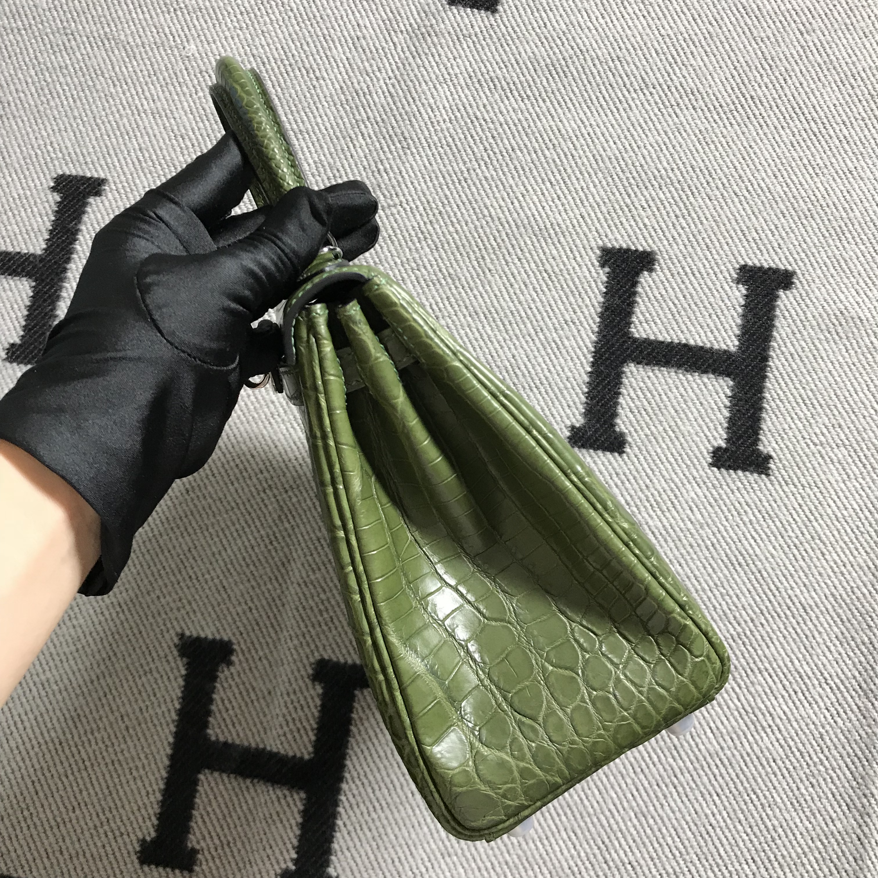 Hermès(爱马仕)Kelly 凯莉包 森林绿 雾面 银扣 25cm-拉尔森鳄鱼皮具定制 - 爱马仕包包官网 Hermès(爱马仕)Kelly 凯莉包 森林绿 雾面 银扣 25cm