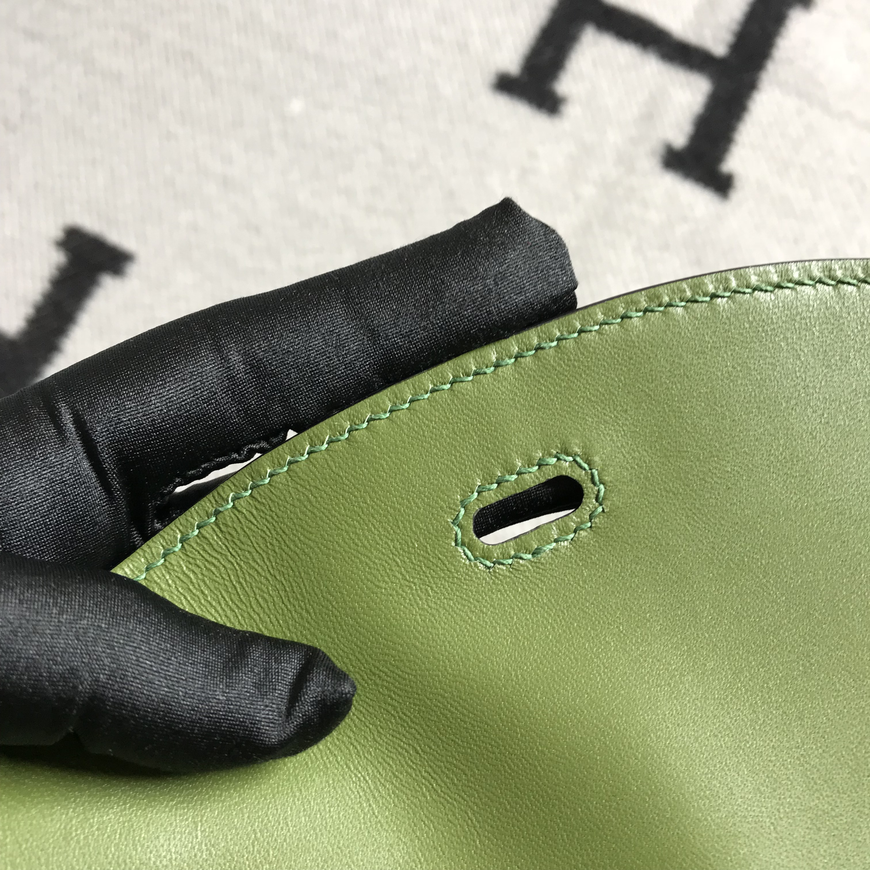 Hermès（爱马仕）新款 Lindy 琳迪包 森林绿 银扣 26cm