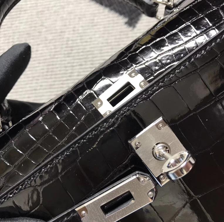 Hermès(爱马仕)Kelly 凯莉包 黑色 银扣 25cm-拉尔森鳄鱼皮具定制 - 爱马仕包包官网 Hermès(爱马仕)Kelly 凯莉包 黑色 银扣 25cm