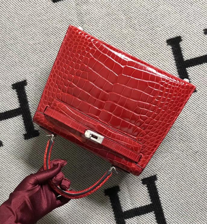 Hermès（爱马仕）Kelly 凯莉包 法拉利红 银扣 25cm