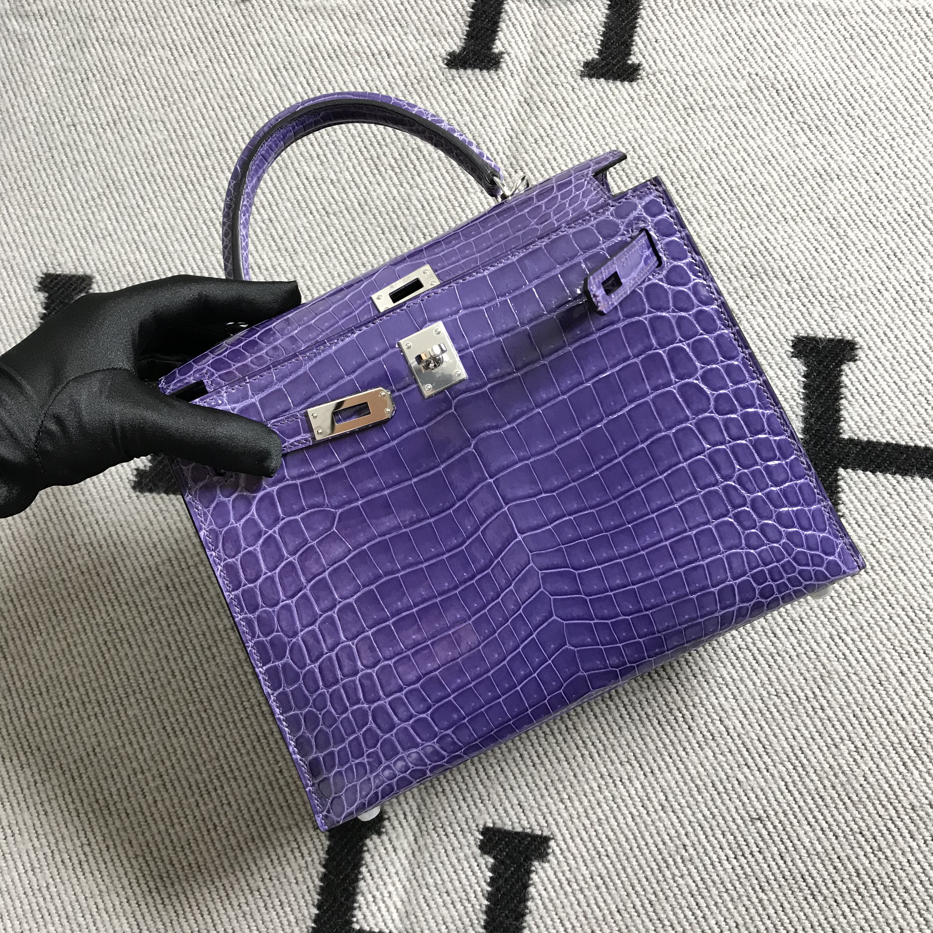 Hermès（爱马仕）Kelly 凯莉包 水晶紫 银扣 25cm