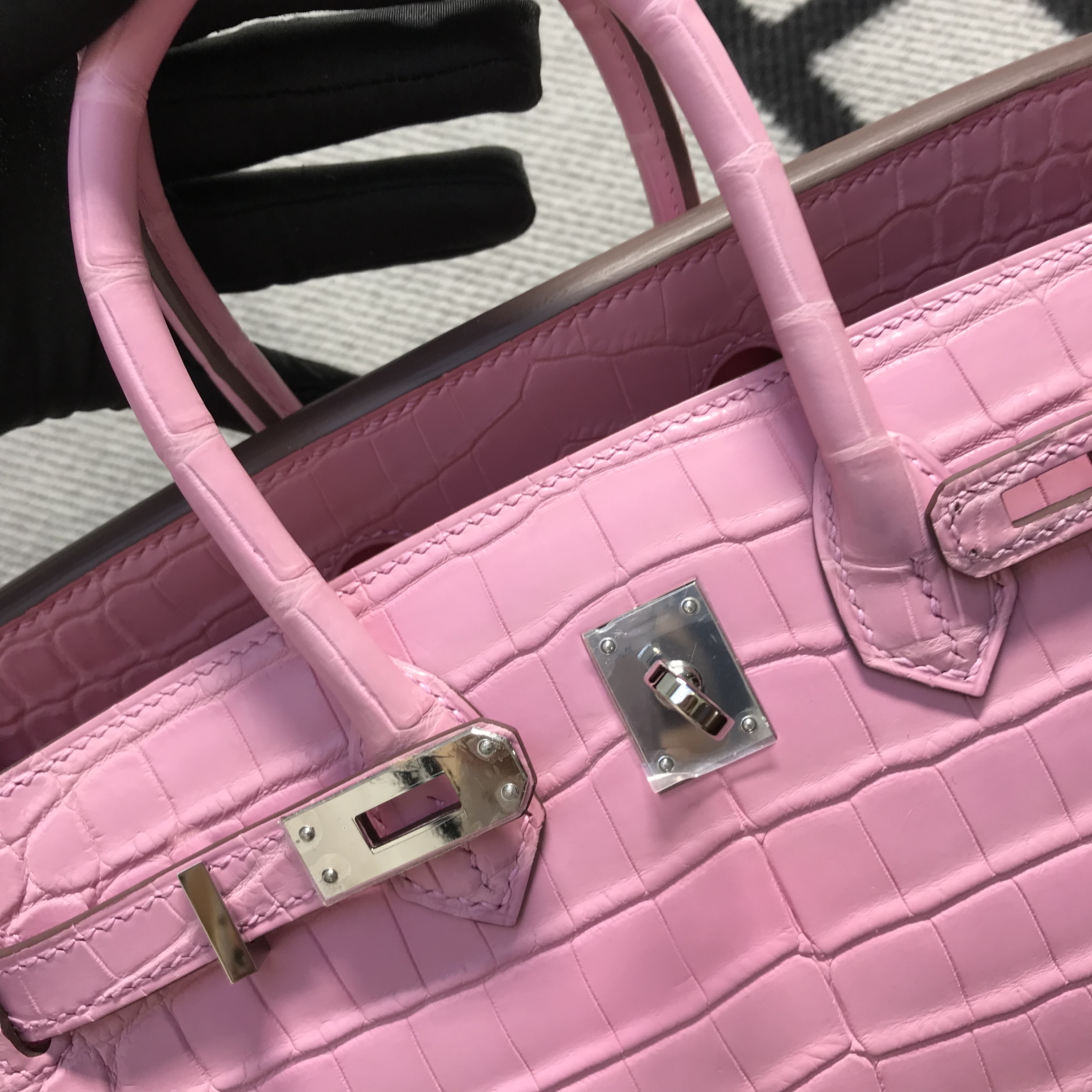 Hermès(爱马仕)Birkin 铂金包 樱花粉亚光 银扣 25cm-拉尔森鳄鱼皮具定制 - 爱马仕包包官网 Hermès(爱马仕)Birkin 铂金包 樱花粉亚光 银扣 25cm