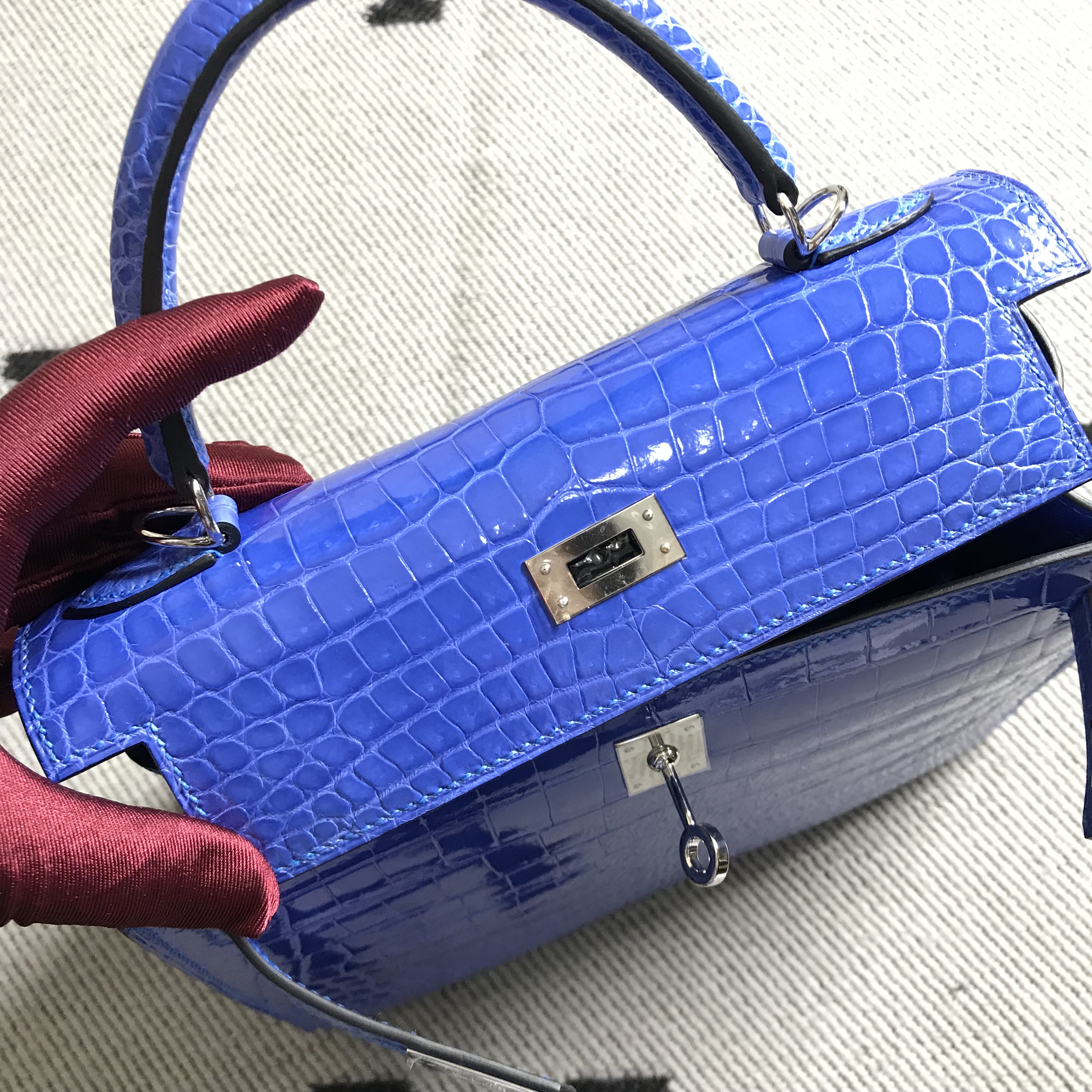 Hermès(爱马仕)Kelly 凯莉包 电光蓝 银扣 25cm-拉尔森鳄鱼皮具定制 - 爱马仕包包官网 Hermès(爱马仕)Kelly 凯莉包 电光蓝 银扣 25cm
