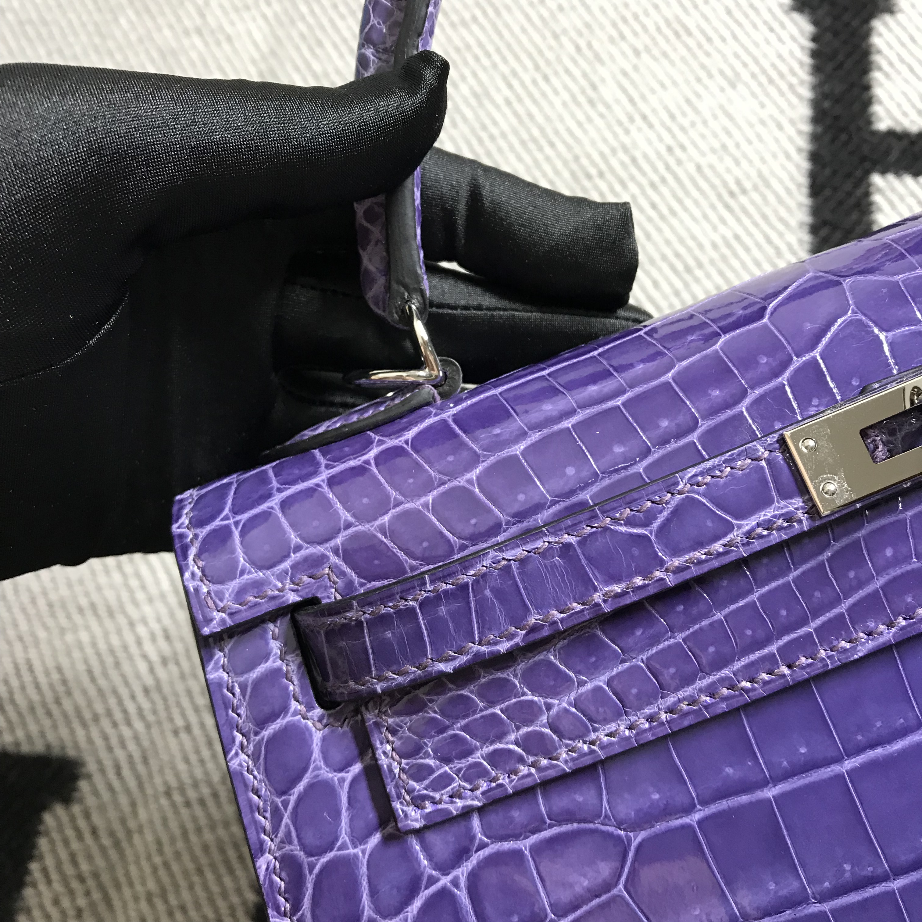 Hermès（爱马仕）Kelly 凯莉包 水晶紫 银扣 25cm