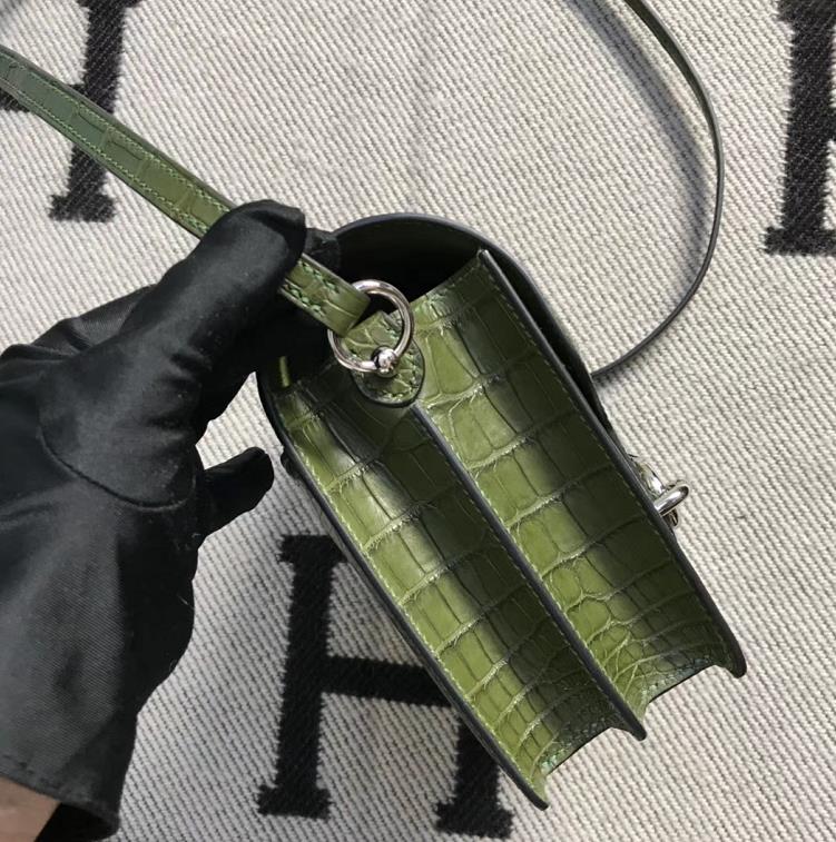 Hermès(爱马仕) Roulis猪鼻包 美洲森林绿 银扣 18cm-拉尔森鳄鱼皮具定制 - 爱马仕包包官网 Hermès(爱马仕) Roulis猪鼻包 美洲森林绿 银扣 18cm