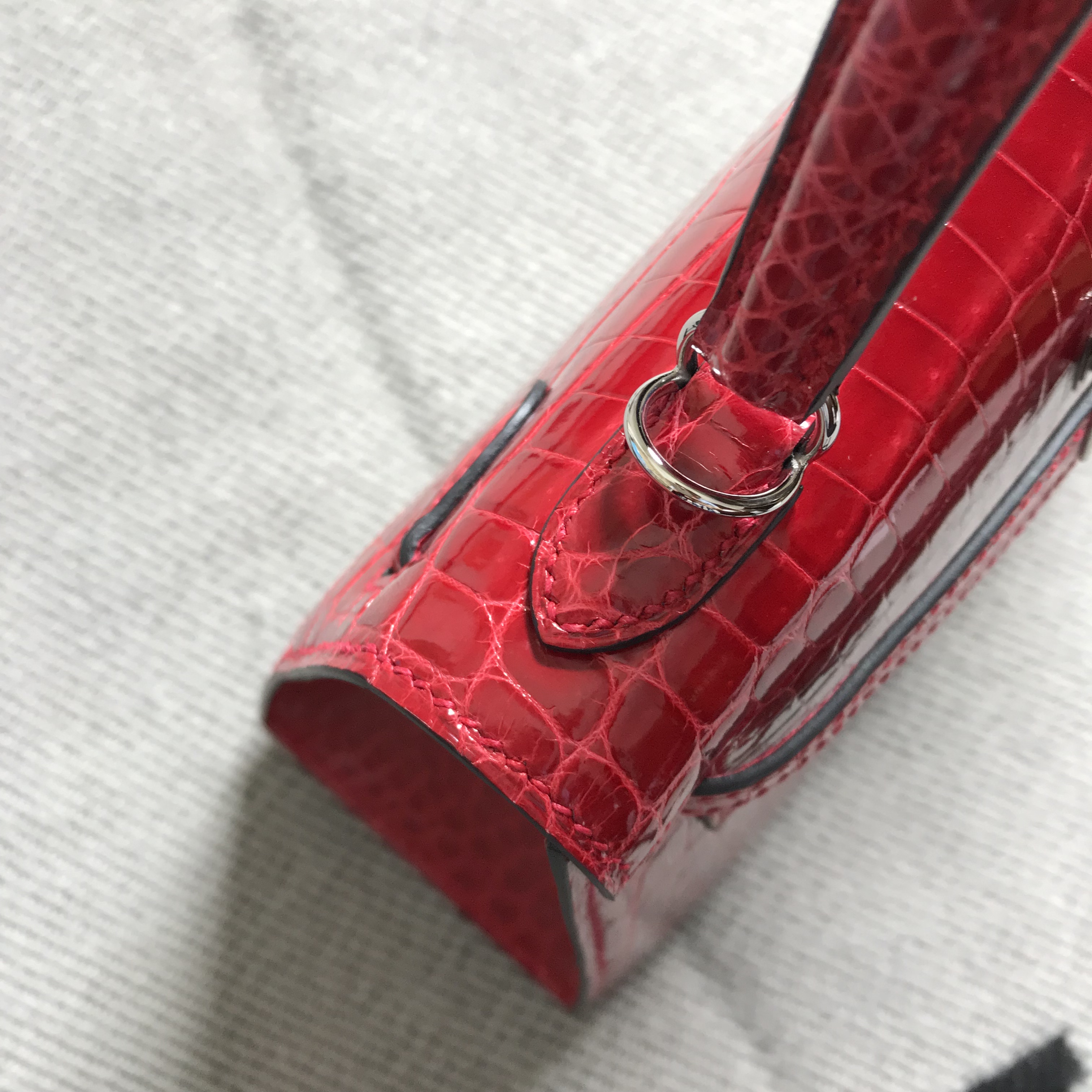 Hermès(爱马仕)Kelly 凯莉包 大红色 银扣 25cm-拉尔森鳄鱼皮具定制 - 爱马仕包包官网 Hermès(爱马仕)Kelly 凯莉包 大红色 银扣 25cm