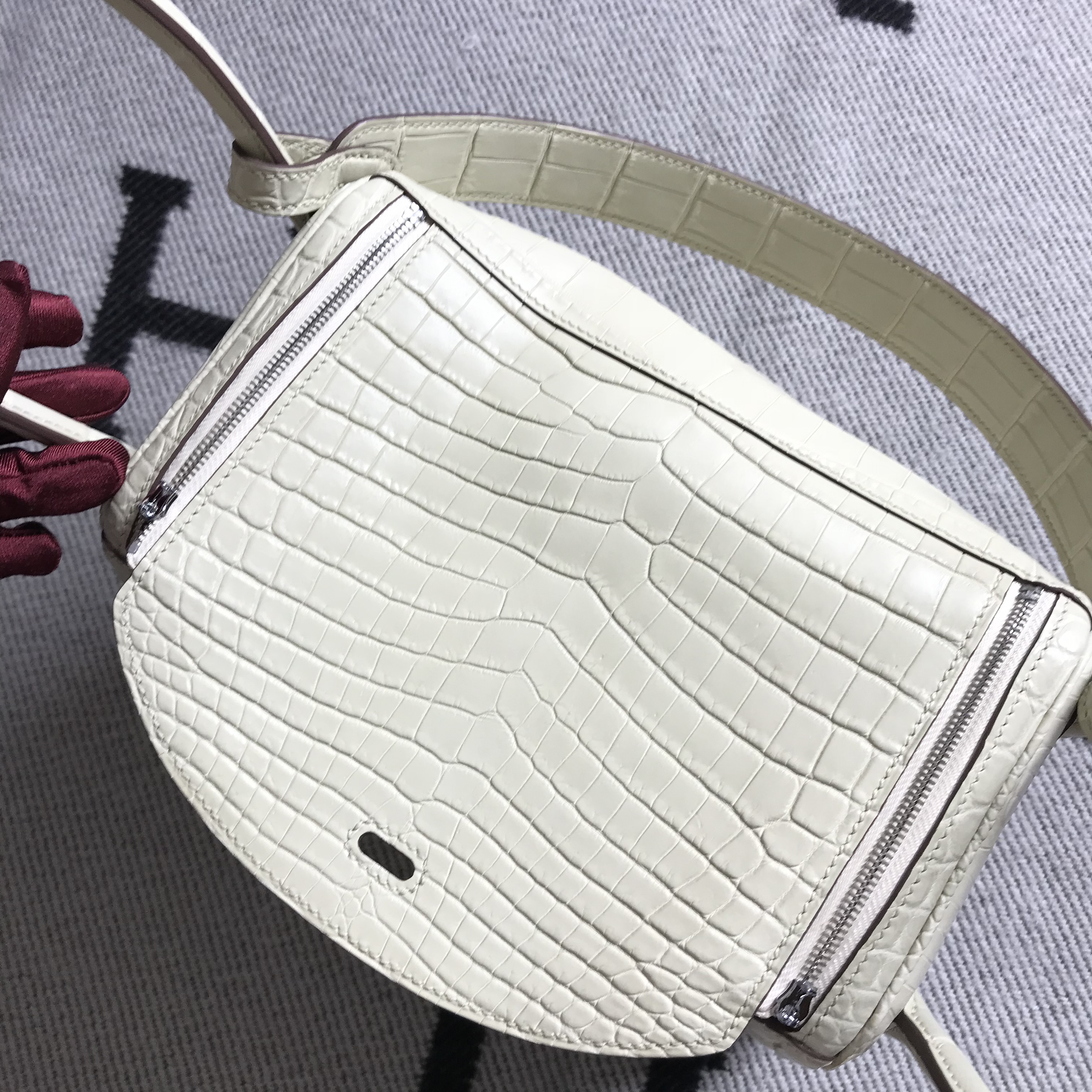 Hermès（爱马仕）新款 Lindy 琳迪包 米白色 银扣 26cm