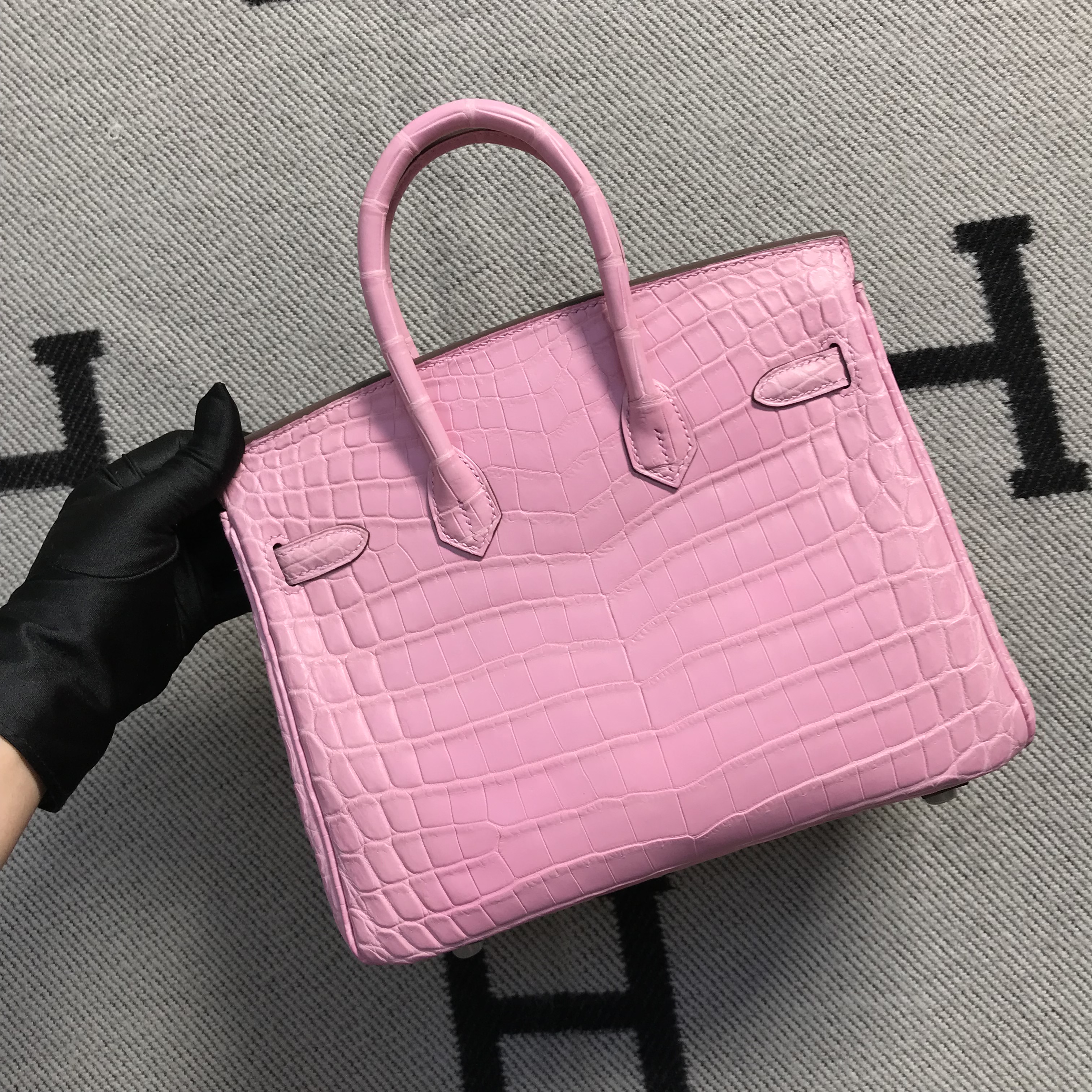 Hermès(爱马仕)Birkin 铂金包 樱花粉亚光 银扣 25cm-拉尔森鳄鱼皮具定制 - 爱马仕包包官网 Hermès(爱马仕)Birkin 铂金包 樱花粉亚光 银扣 25cm
