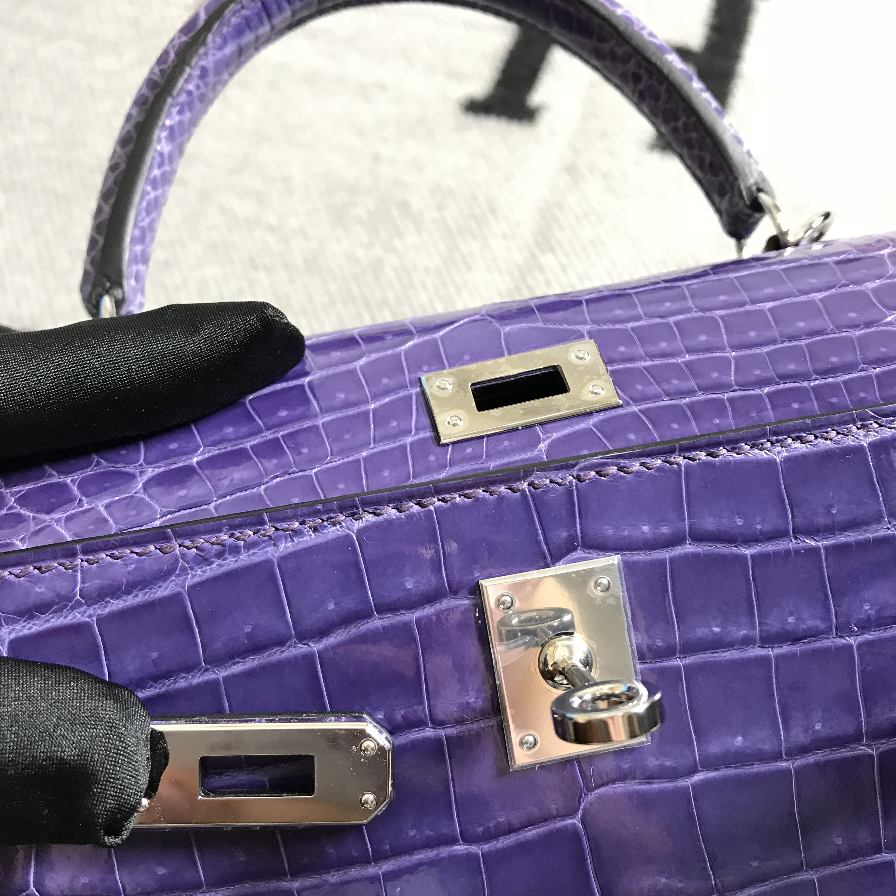Hermès（爱马仕）Kelly 凯莉包 水晶紫 银扣 25cm