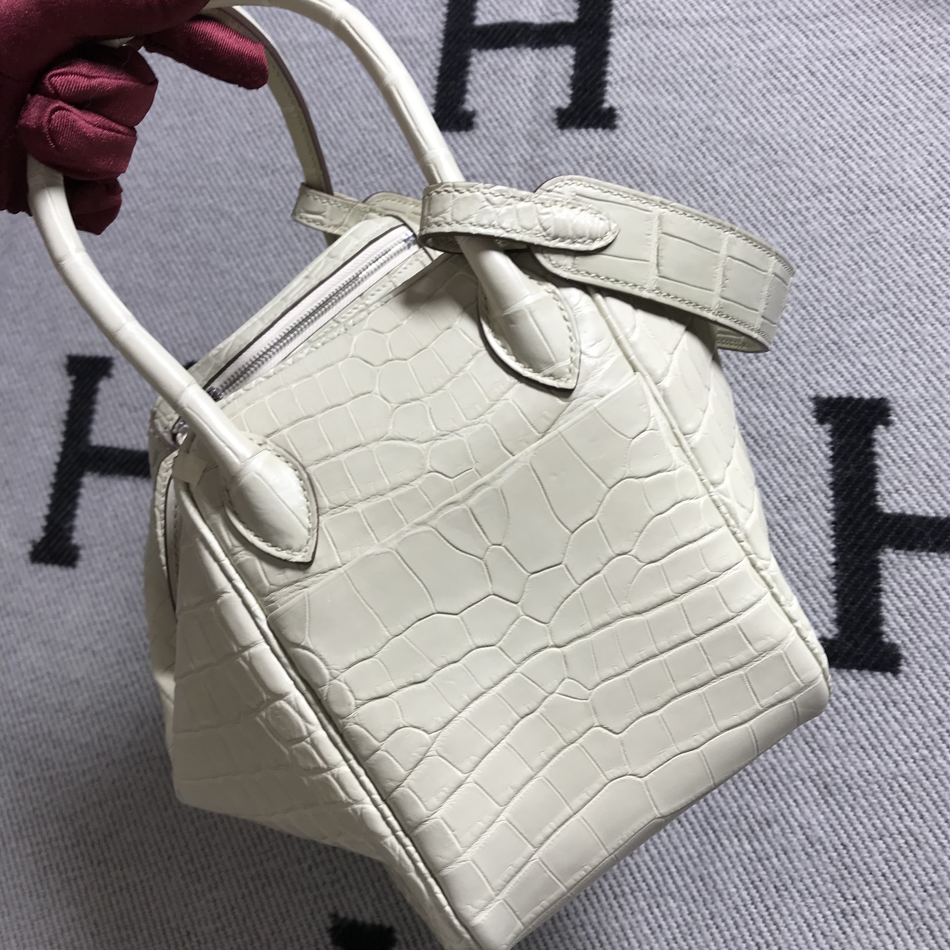 Hermès（爱马仕）新款 Lindy 琳迪包 米白色 银扣 26cm