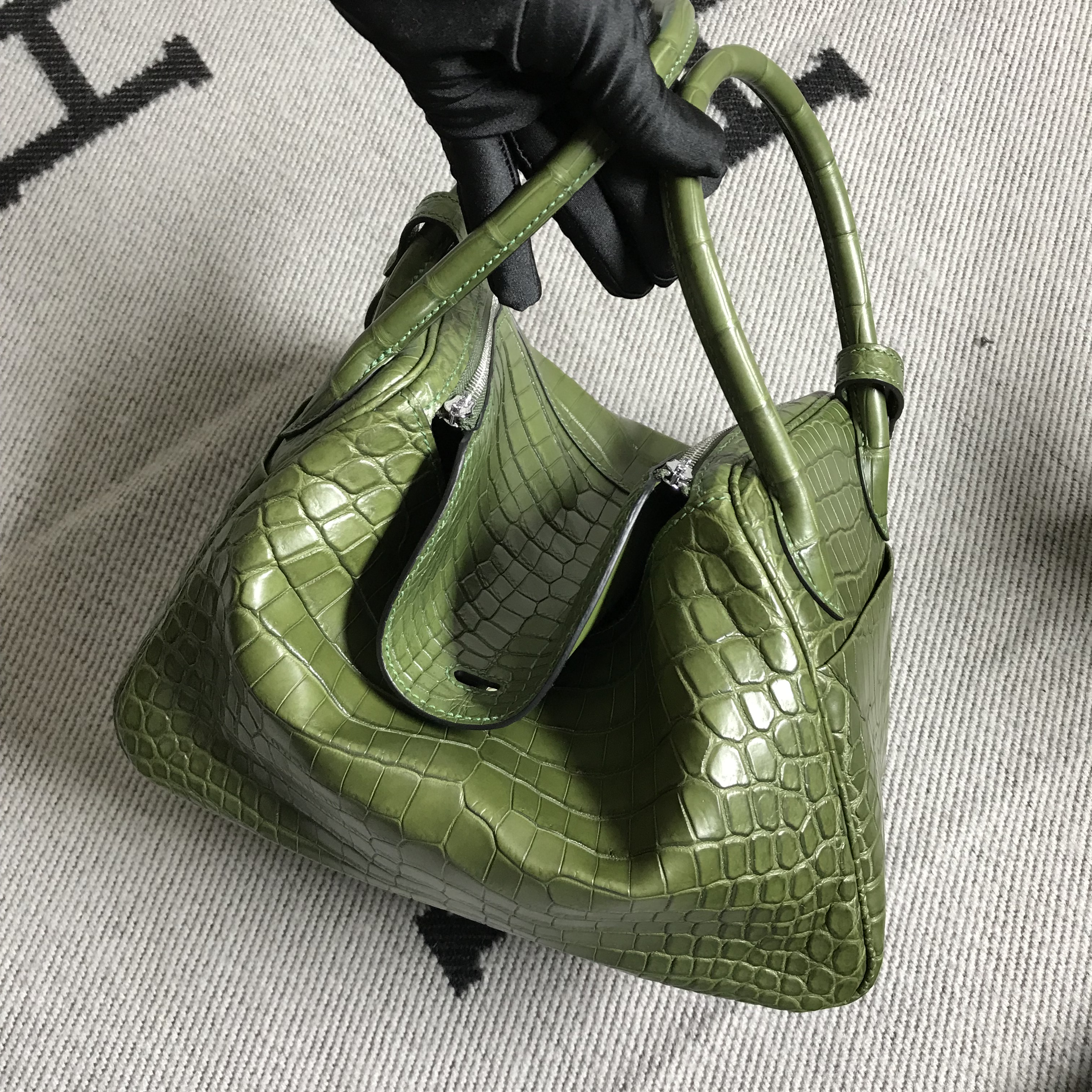 Hermès（爱马仕）新款 Lindy 琳迪包 森林绿 银扣 26cm