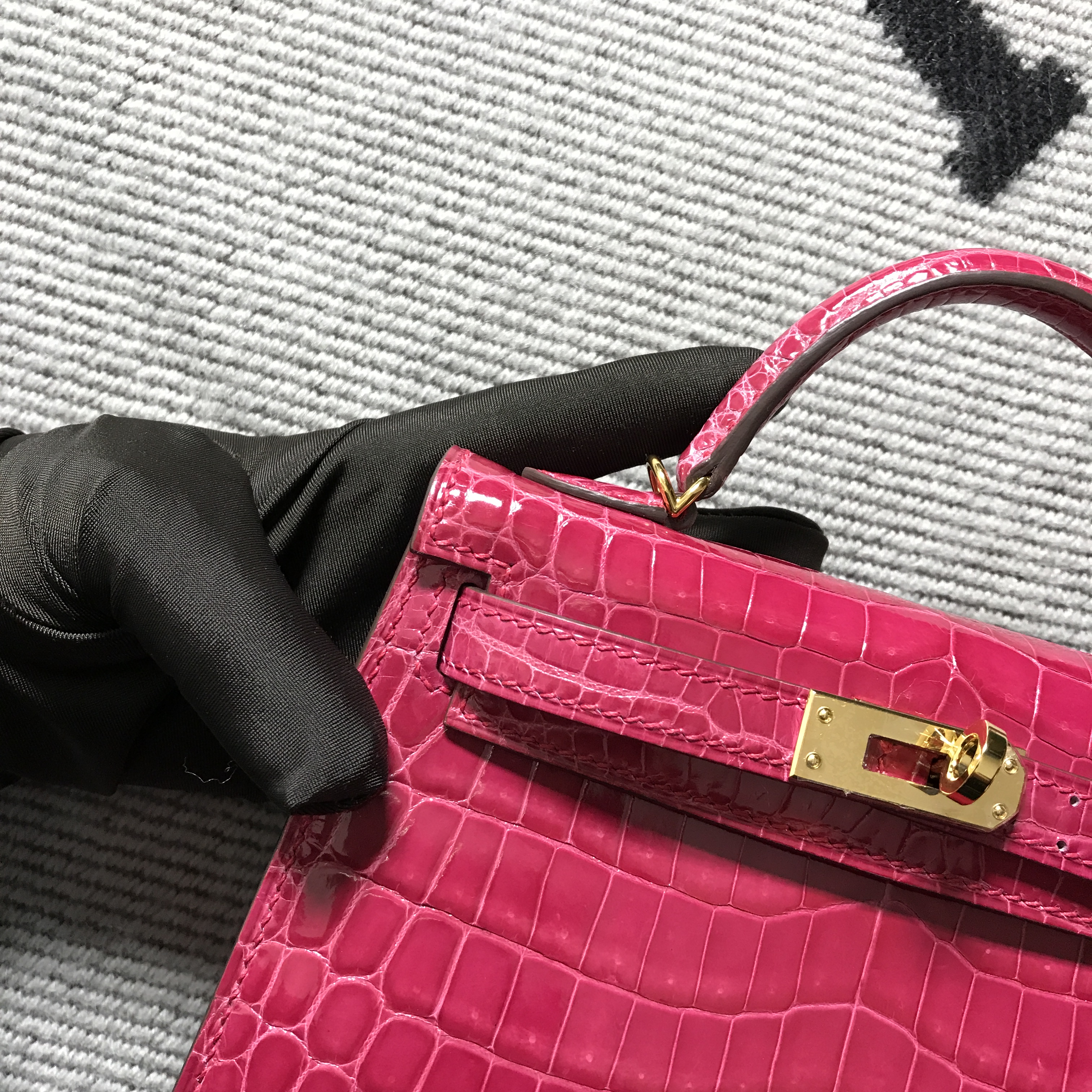 Hermès（爱马仕） Mini Kelly迷你凯莉 胭脂红 金扣 2代